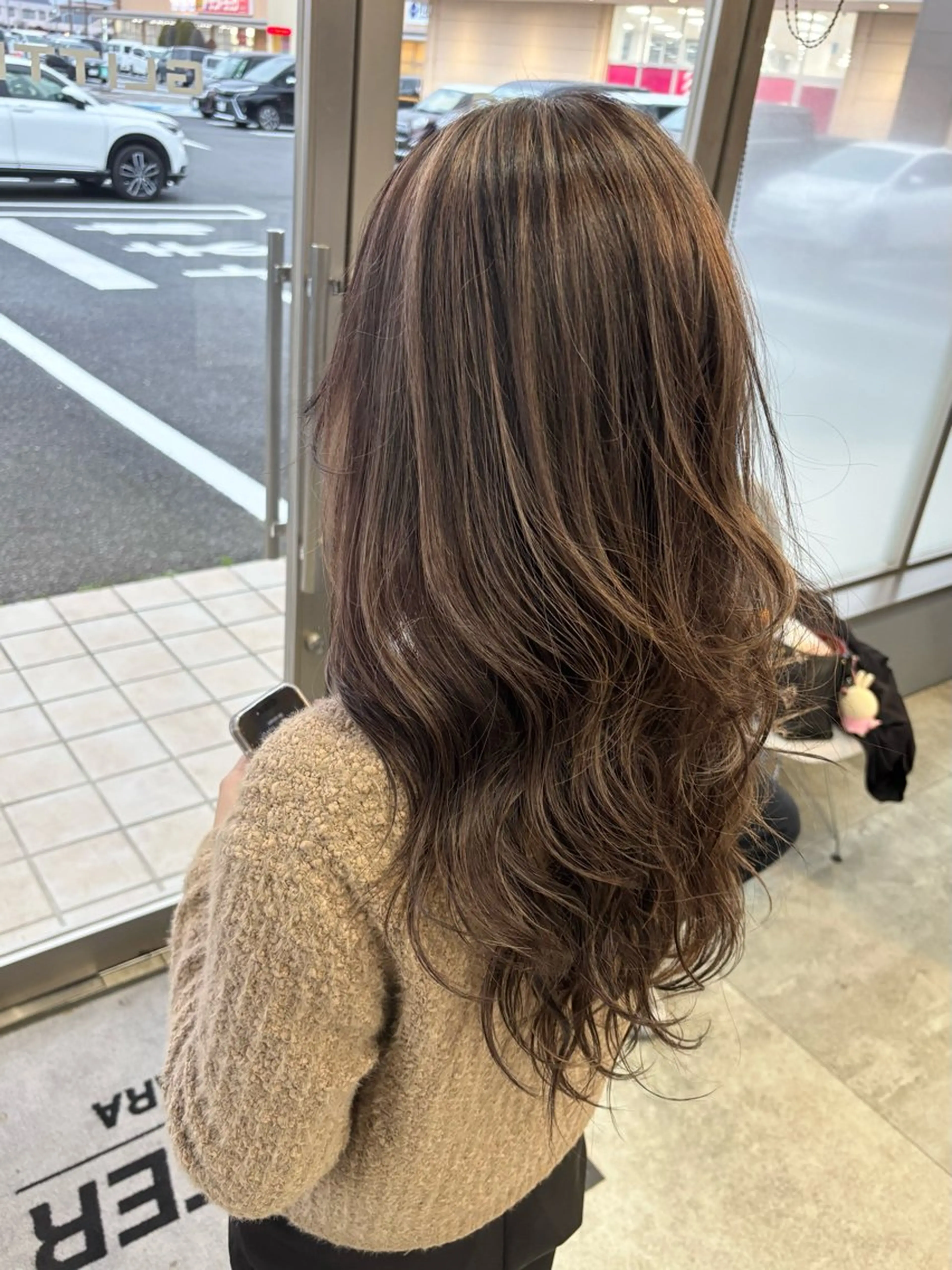 ロング カラー ベージュカラー ハイライトカラー ハイライト カット ヘアカラー ✂︎GLITTER ✂︎Yuu✂︎のヘアスタイル