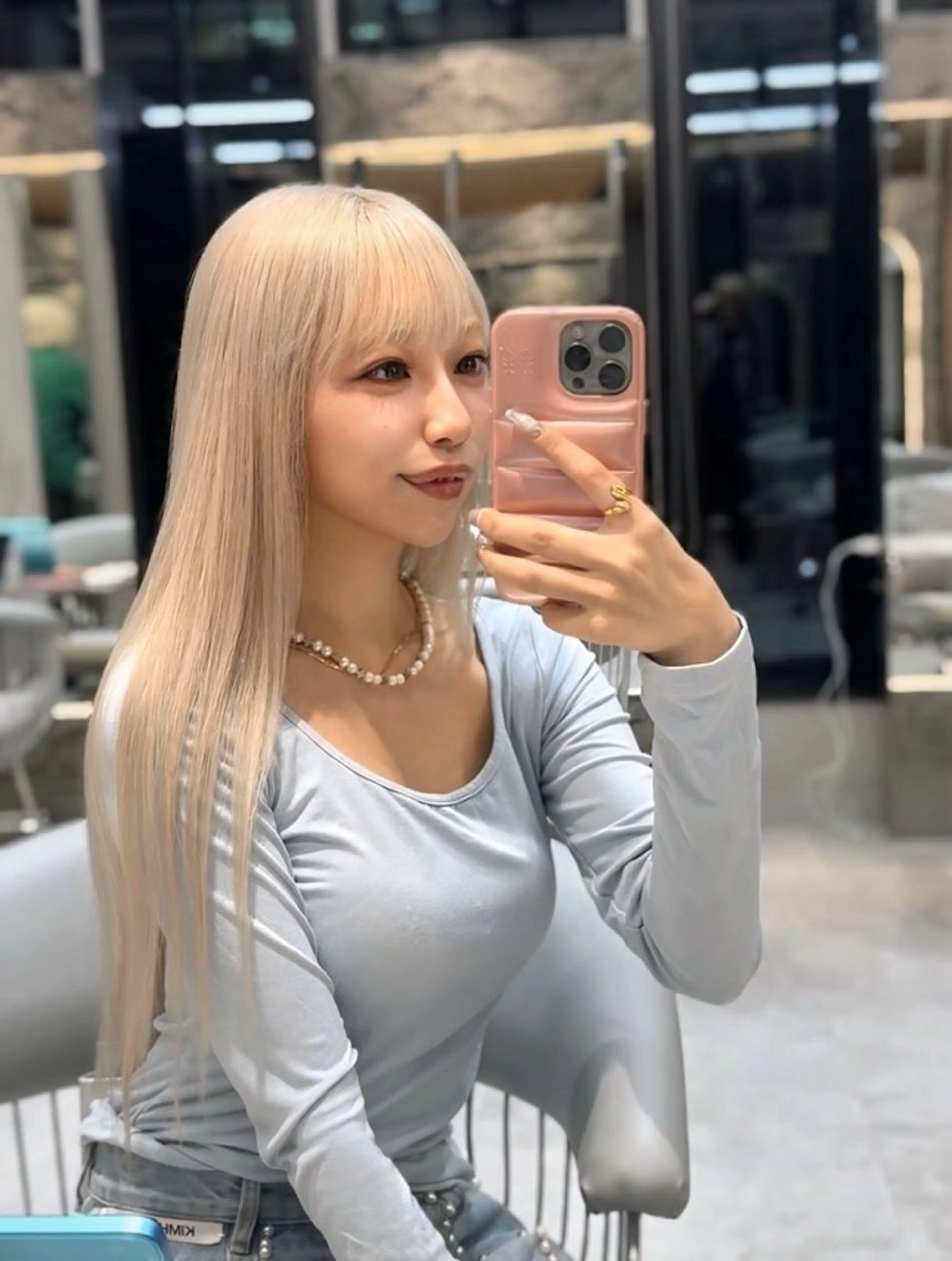 セミロング カラー ヘアカラー トリートメント ハイトーンヘア れおん🌙のヘアスタイル