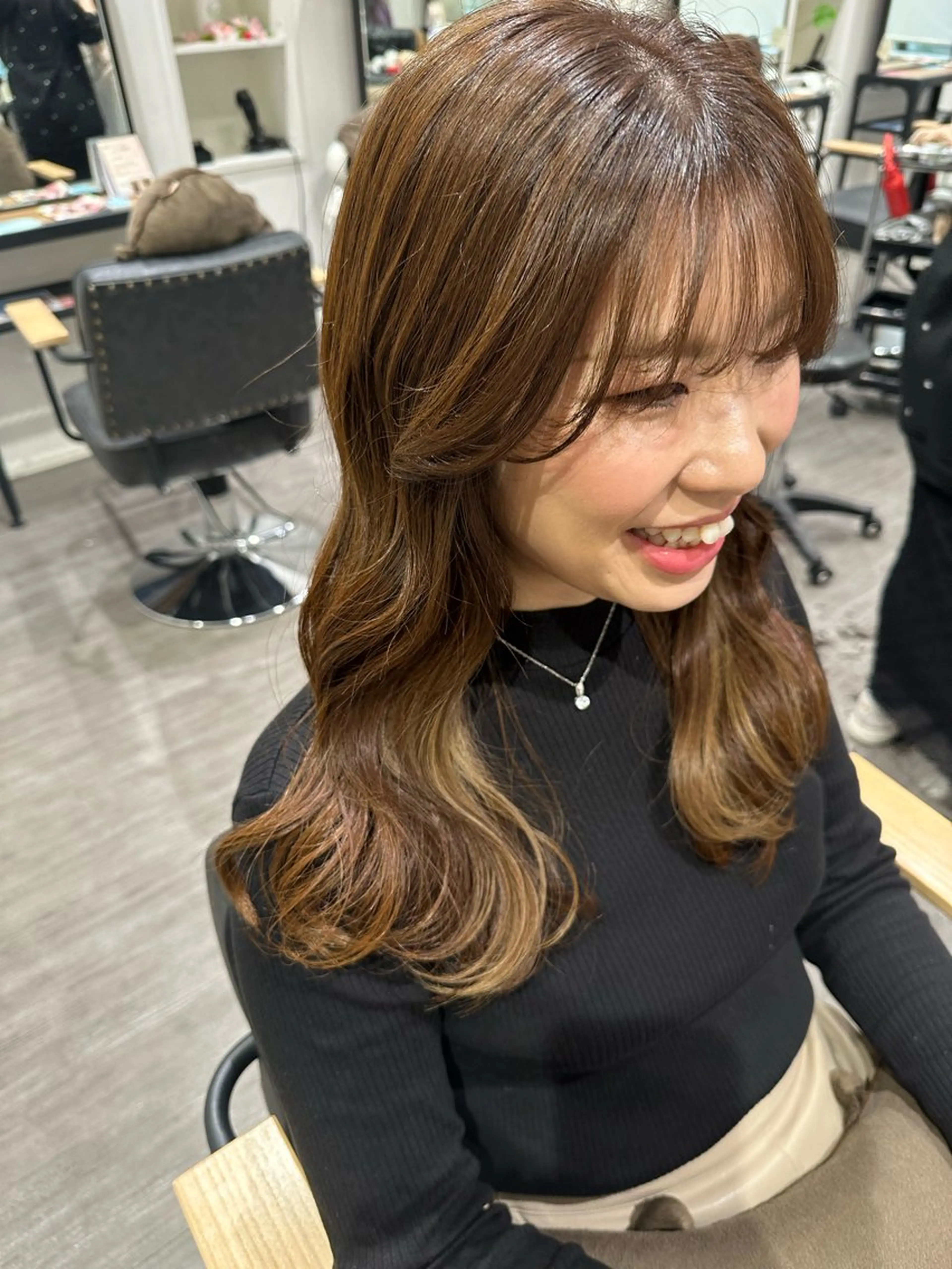 セミロング カラー アッシュ オリーブアッシュ カット ヘアカラー トリートメント 艶髪レイヤー上田 紗也🇰🇷💗のヘアスタイル