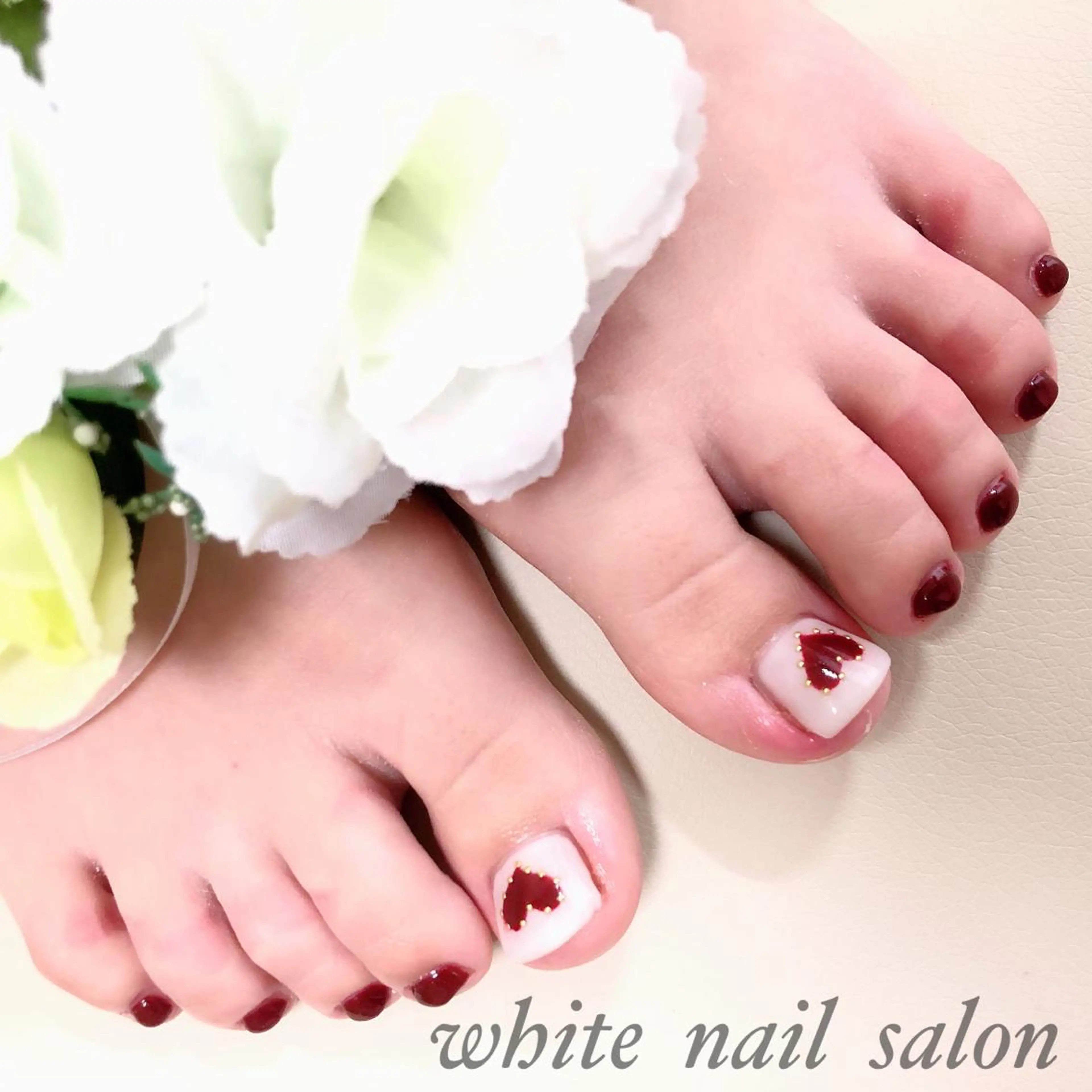 ネイル アートネイル フットネイル フレンチネイル ジェルネイル ハードジェル フットネイル white nail salonのネイルデザイン