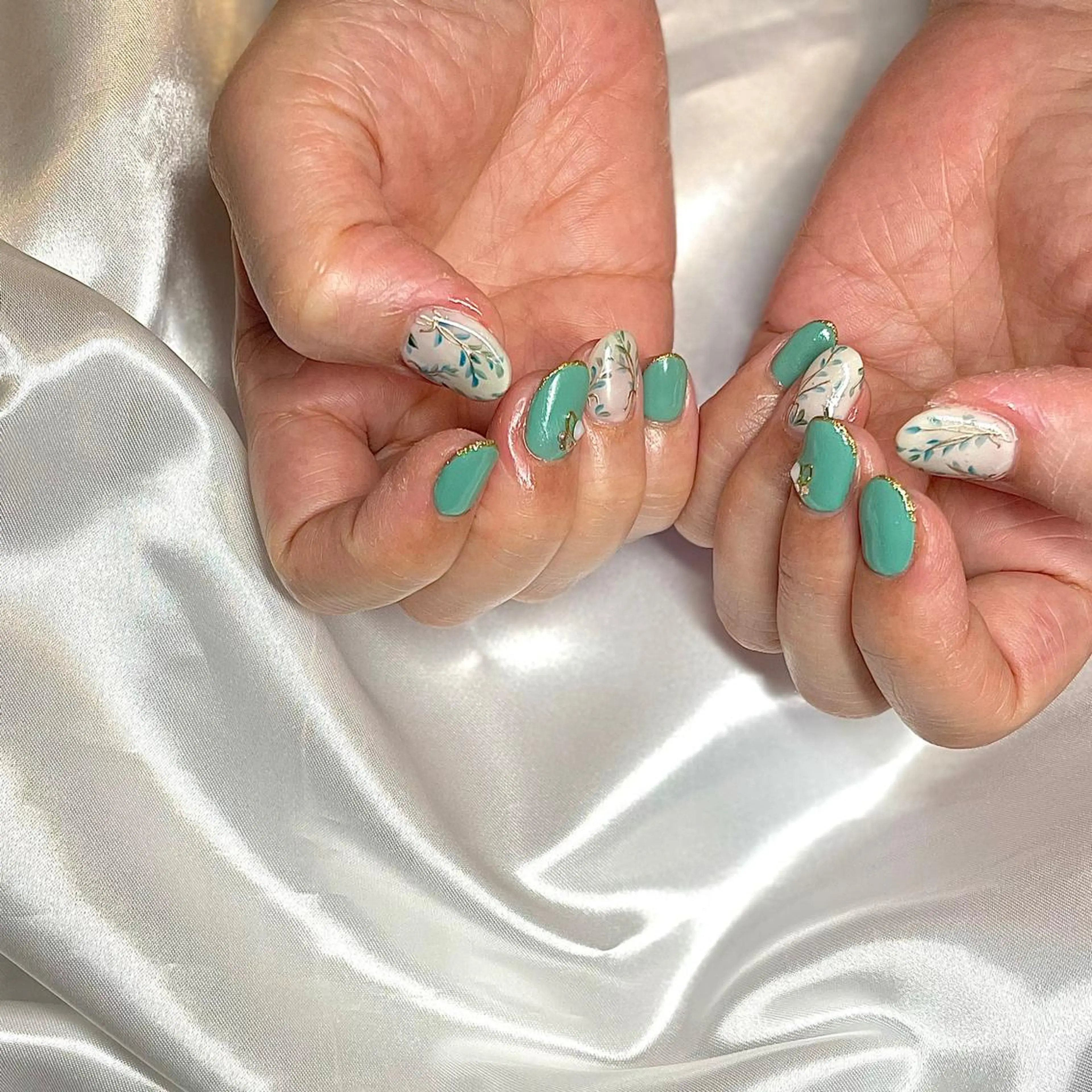 ショート カラー パーマ ヘアアレンジ メンズ キッズ ネイル マツエク・マツパ グリーン ハンドネイル ハンドケア nail&eye Aoのマツエク・マツパデザイン