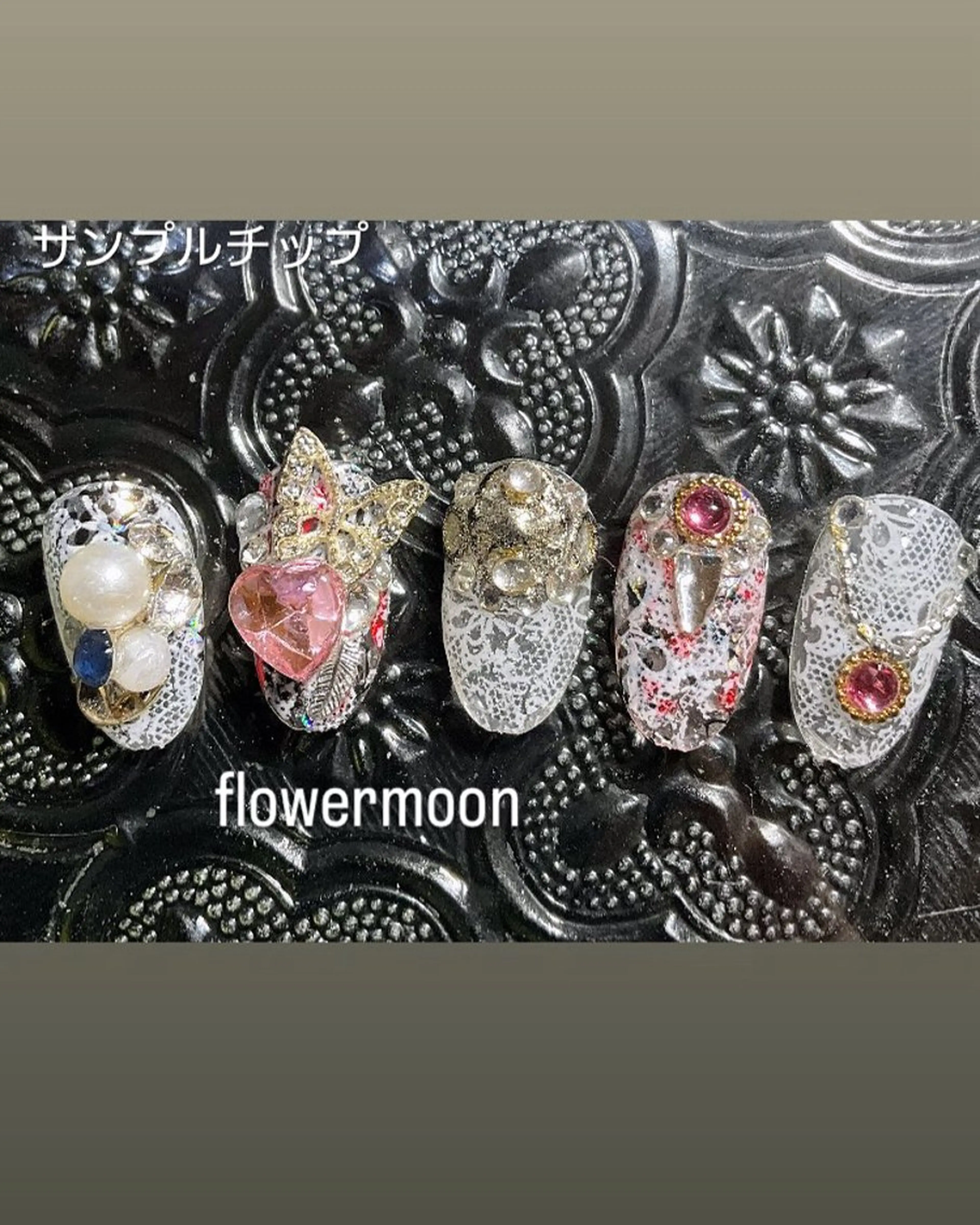 ネイル レース ブライダルネイル フラワー ムーンのネイルデザイン