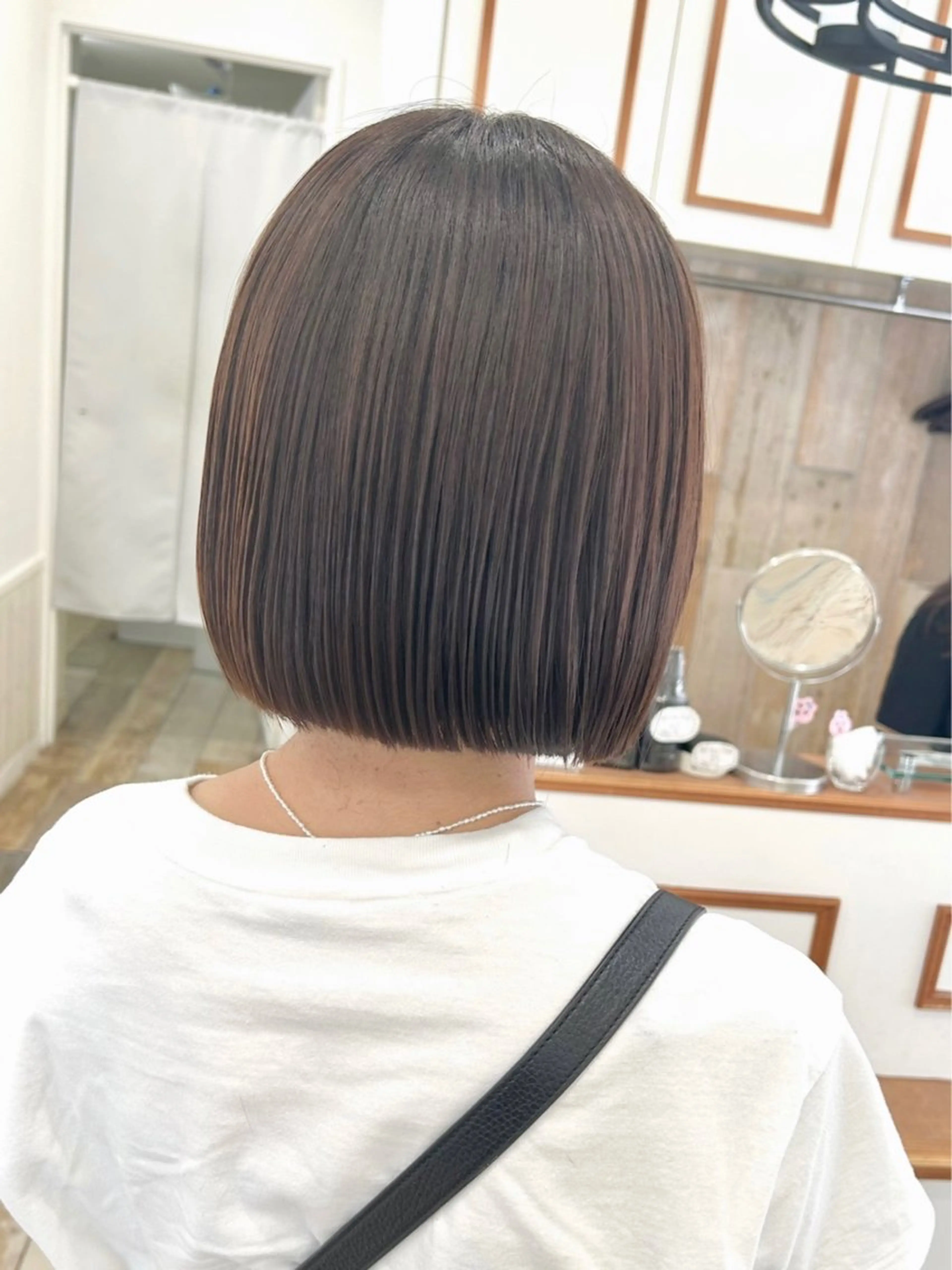 ショート カラー カット ヘアカラー トリートメント ぱつっとボブ/ 小野あかねのヘアスタイル