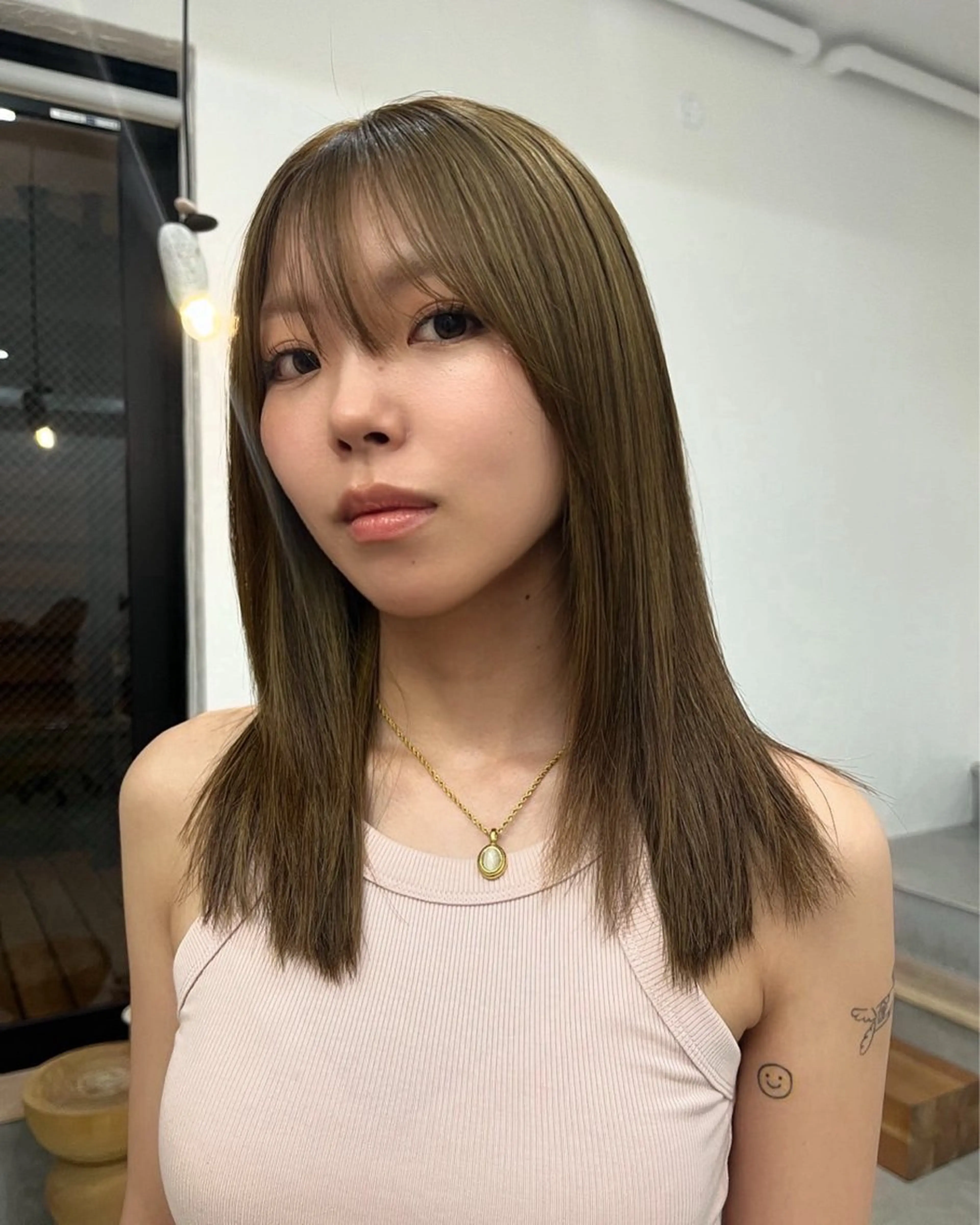 ミディアム イシイ モエカのヘアスタイル