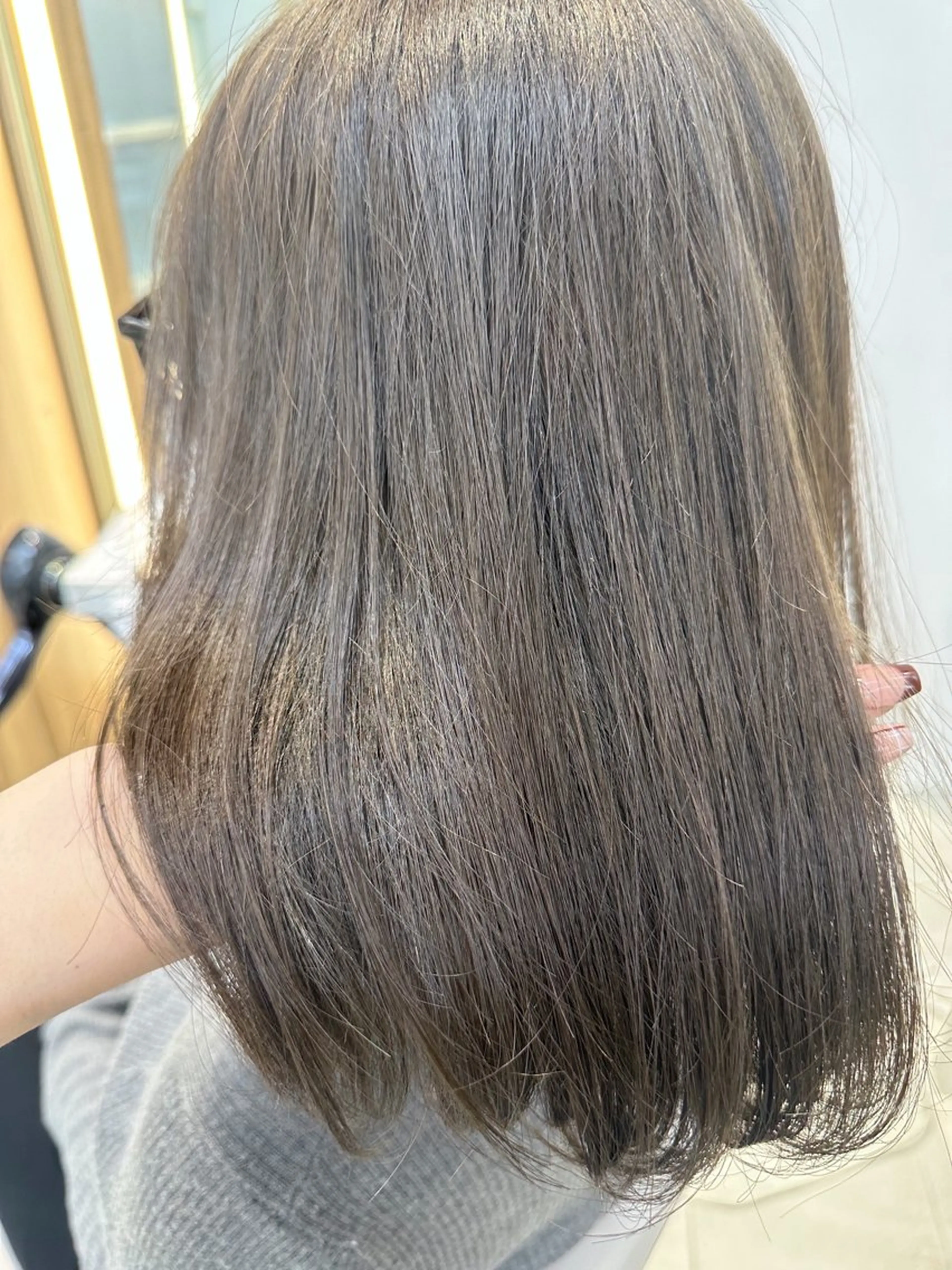 ミディアム oto🎀×美髪× シースルー前髪🤍のヘアスタイル