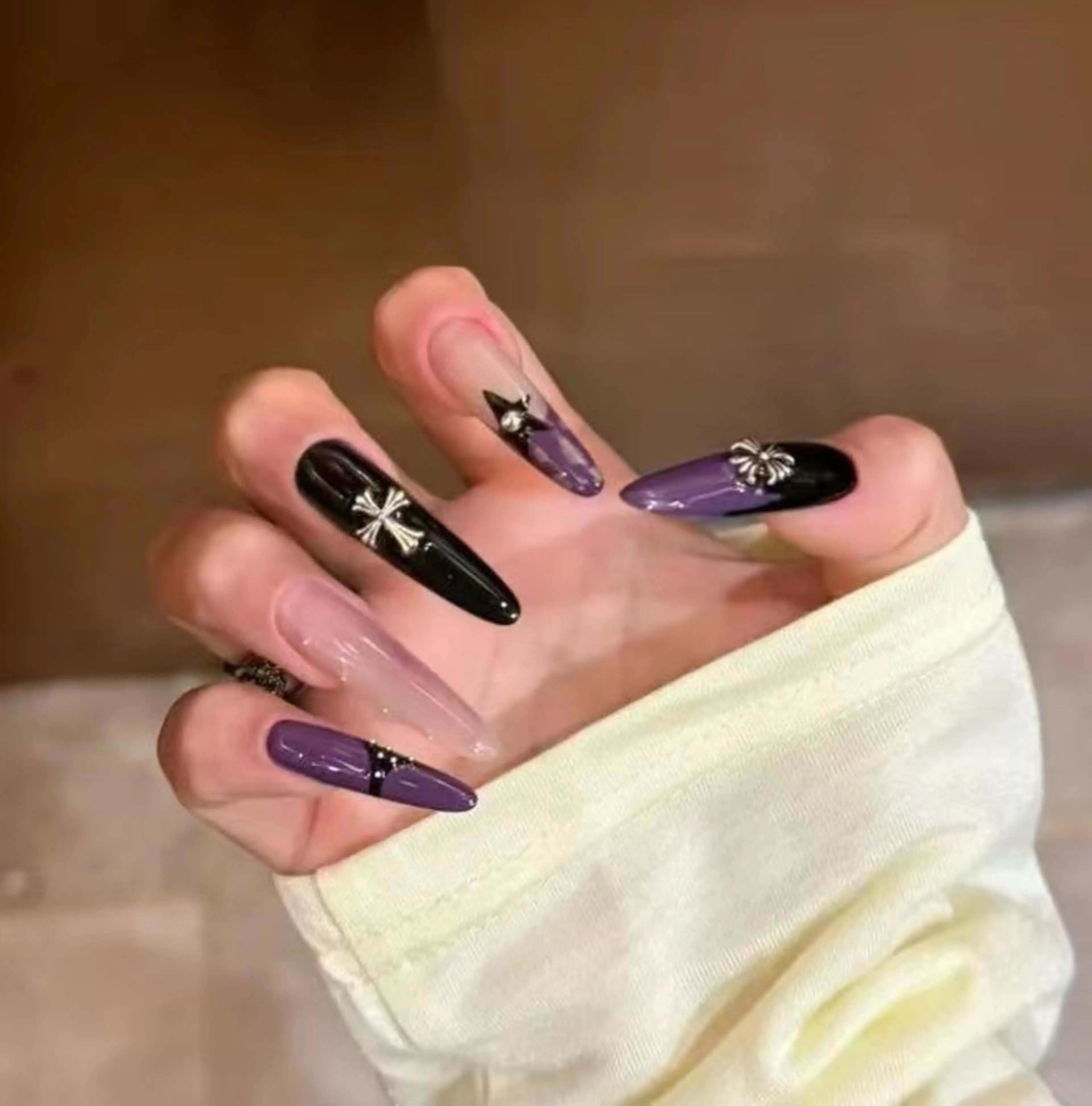 ネイル オーロラネイル フラワーネイル フットネイル フレンチネイル ジェルネイル ハンドネイル BabyYouMi ねねのネイルデザイン