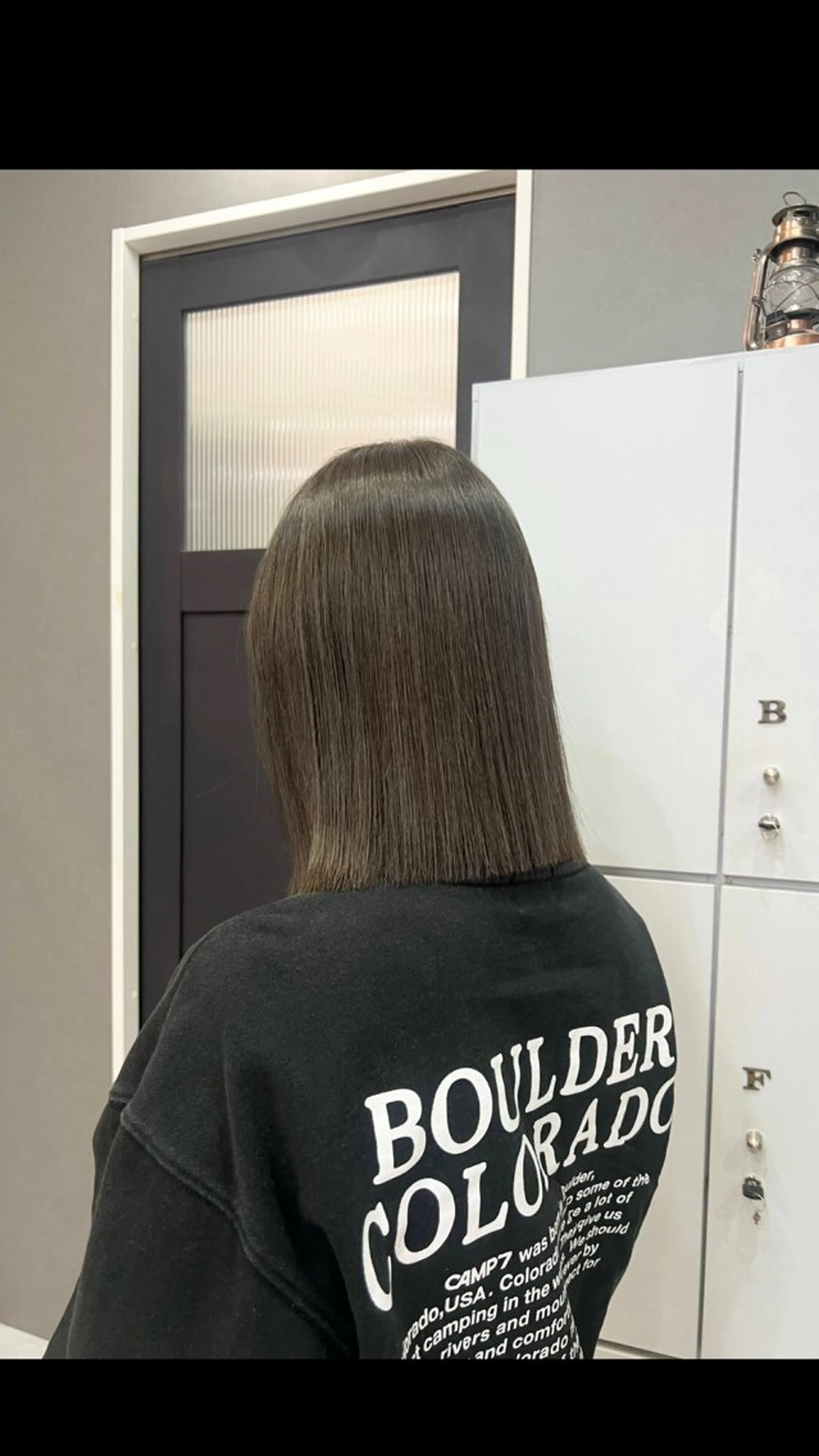 セミロング カラー ヘアカラー 佐藤 玲杏のヘアスタイル