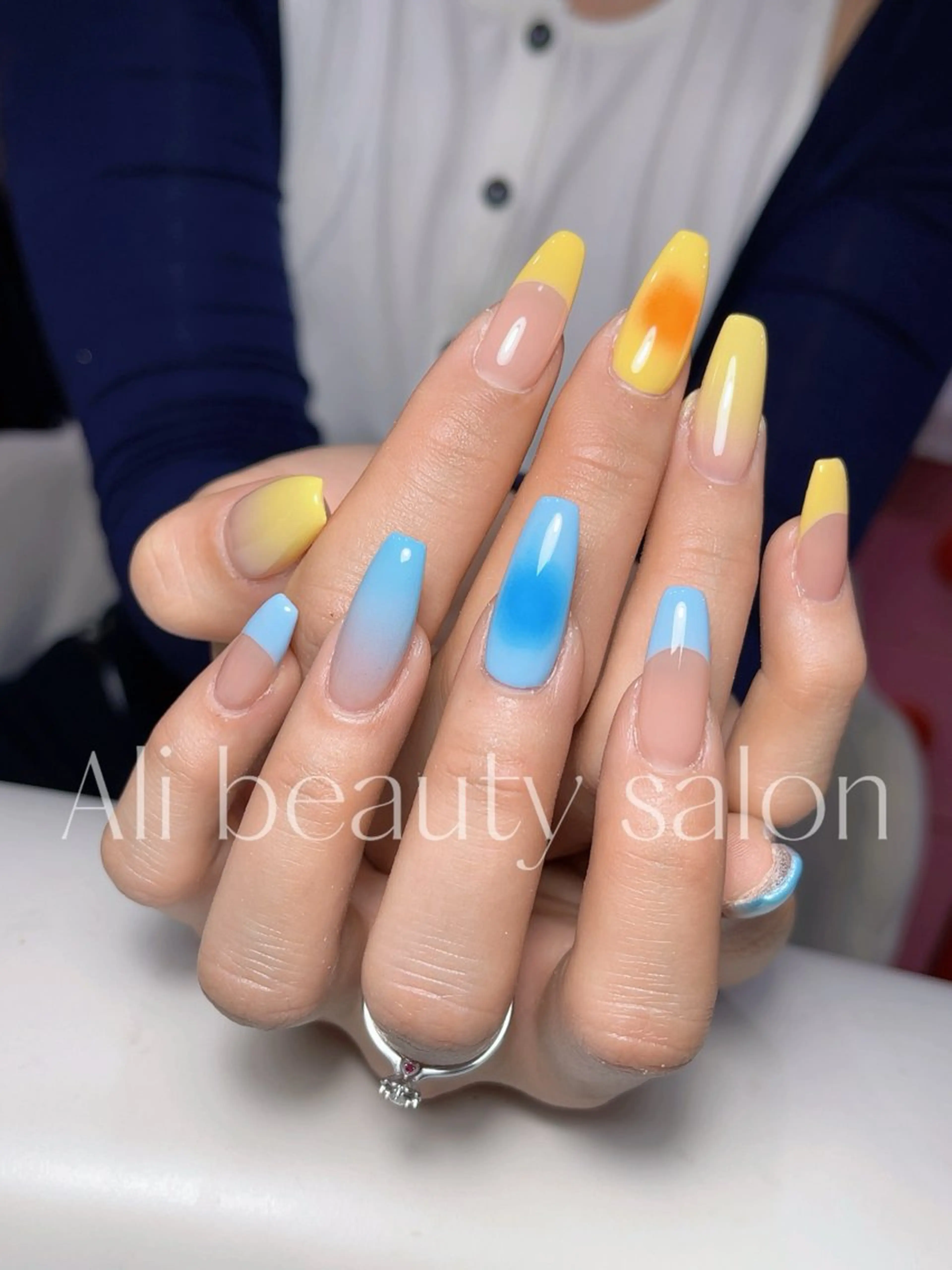 ネイル フレンチネイル グラデーション 持ち込み ハンドネイル Ali 新小岩 ネイル専門のネイルデザイン