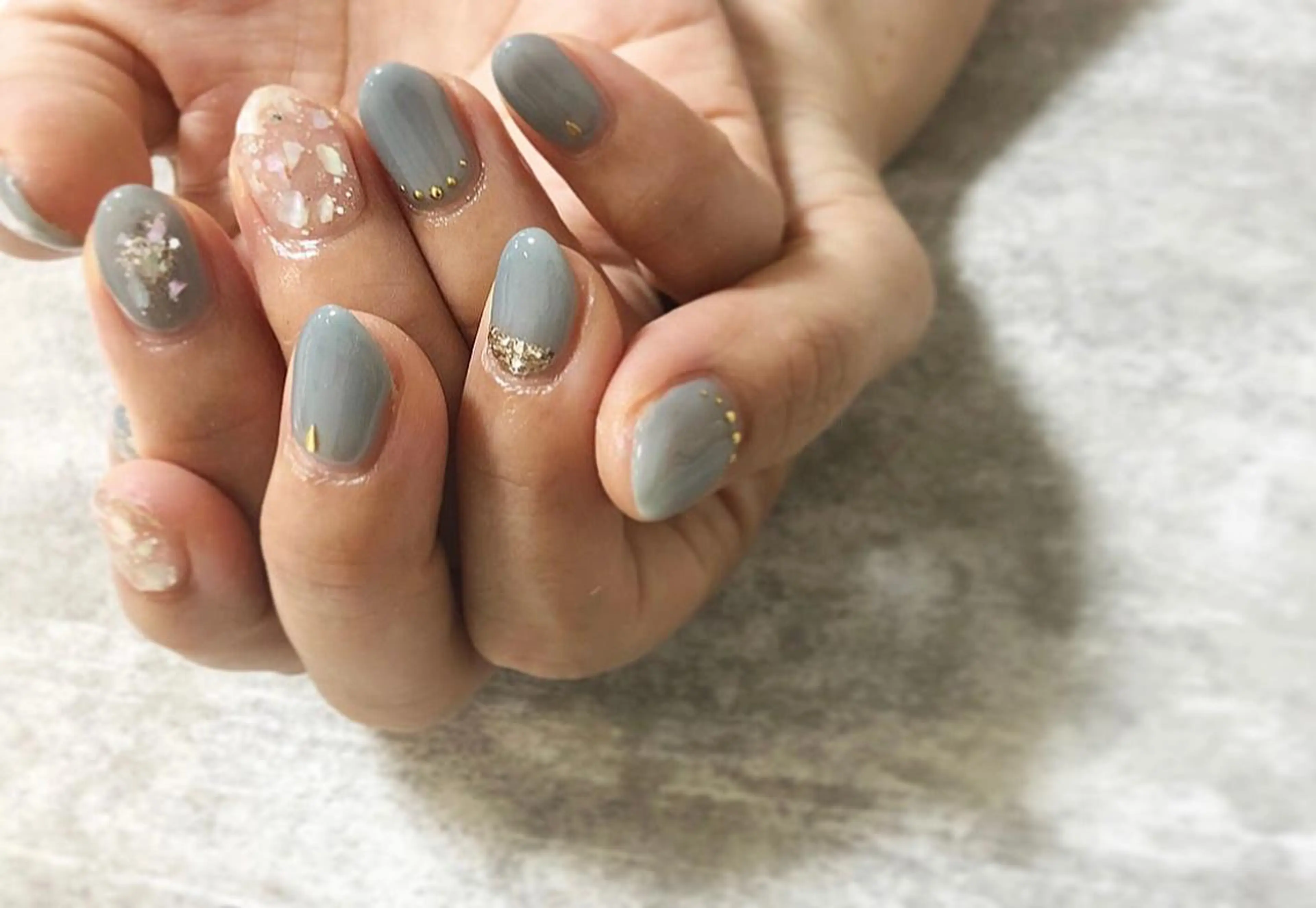 ネイル アートネイル ブルー ニュアンスネイル ROI. Ayumi.のネイルデザイン