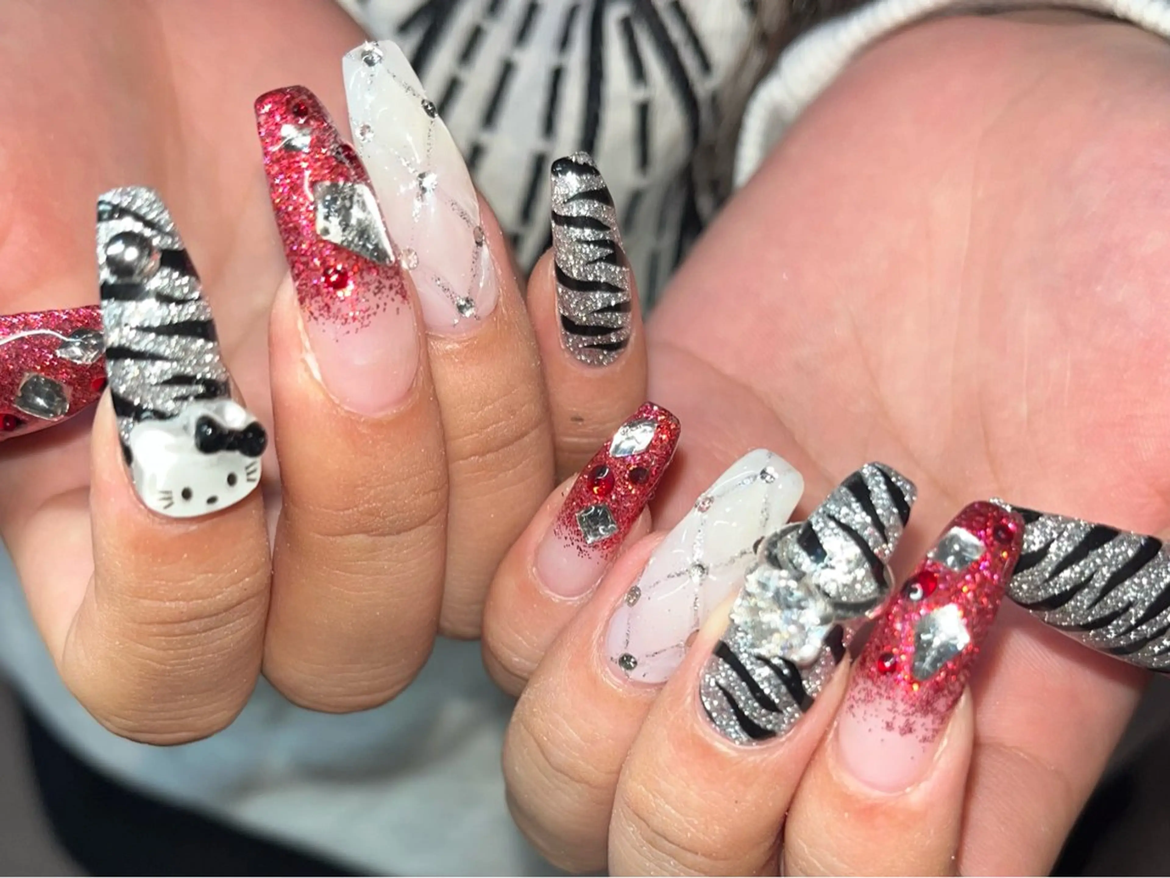 ネイル moca心斎橋所属・˚✧⁺⭐︎༚moca miyuu⁎⁺˳✧༚のネイルデザイン