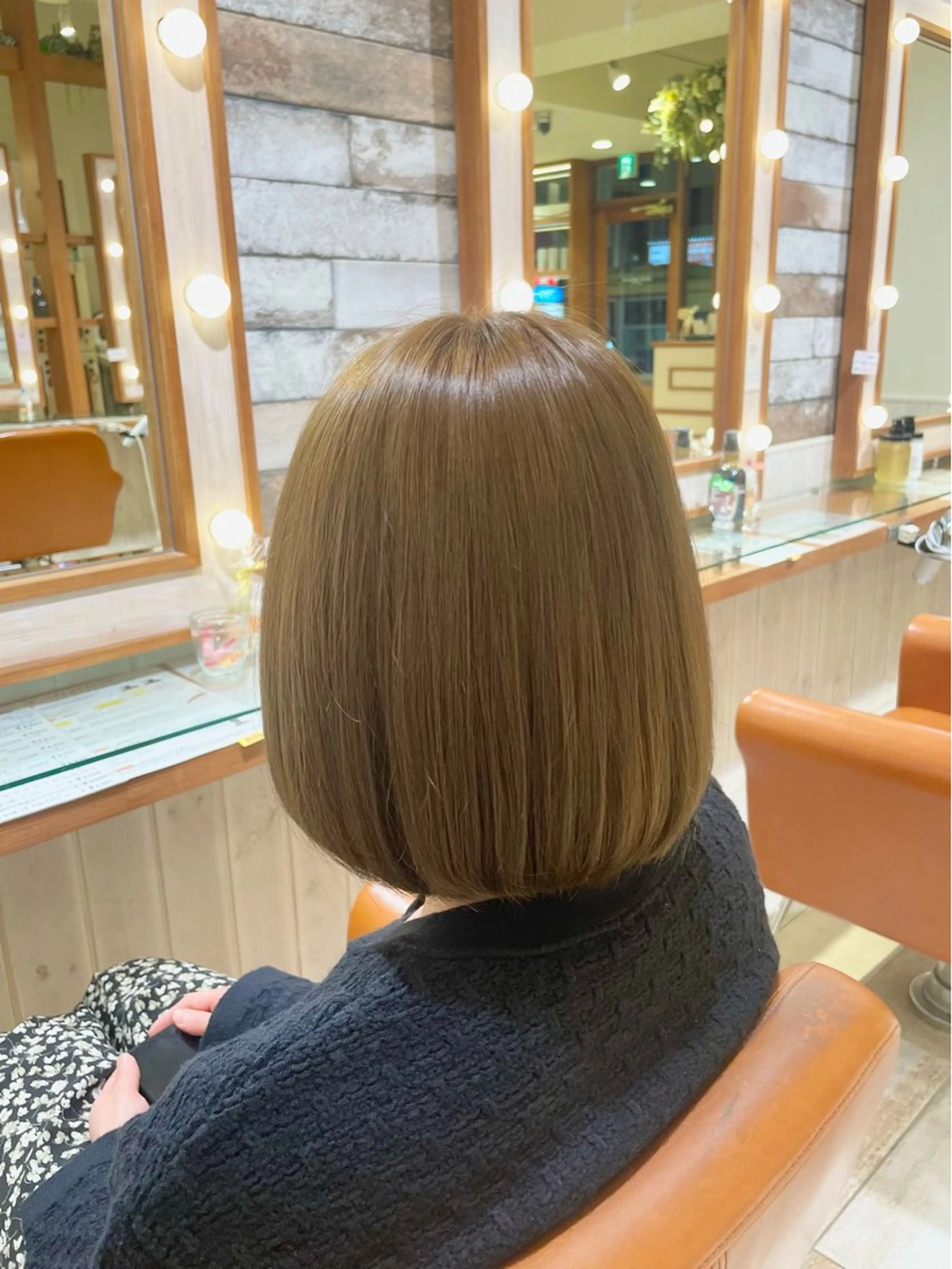 ショート カラー ベージュカラー ボブ 🐳 あゆは🐳のヘアスタイル