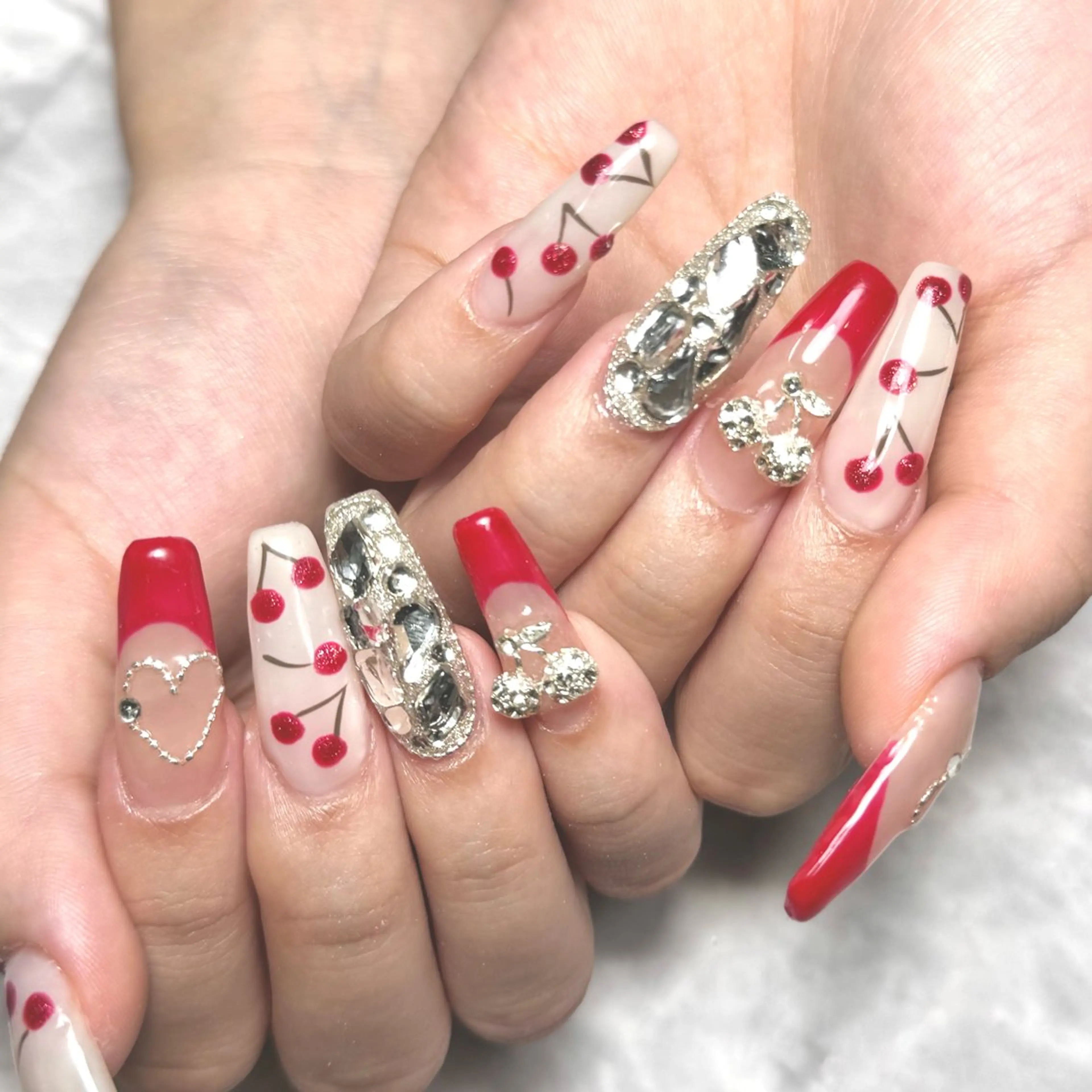 ネイル フレンチネイル キラキラネイル ハンドネイル Nail Salon Lillion【リリオン】所属・lillion karenのネイルデザイン