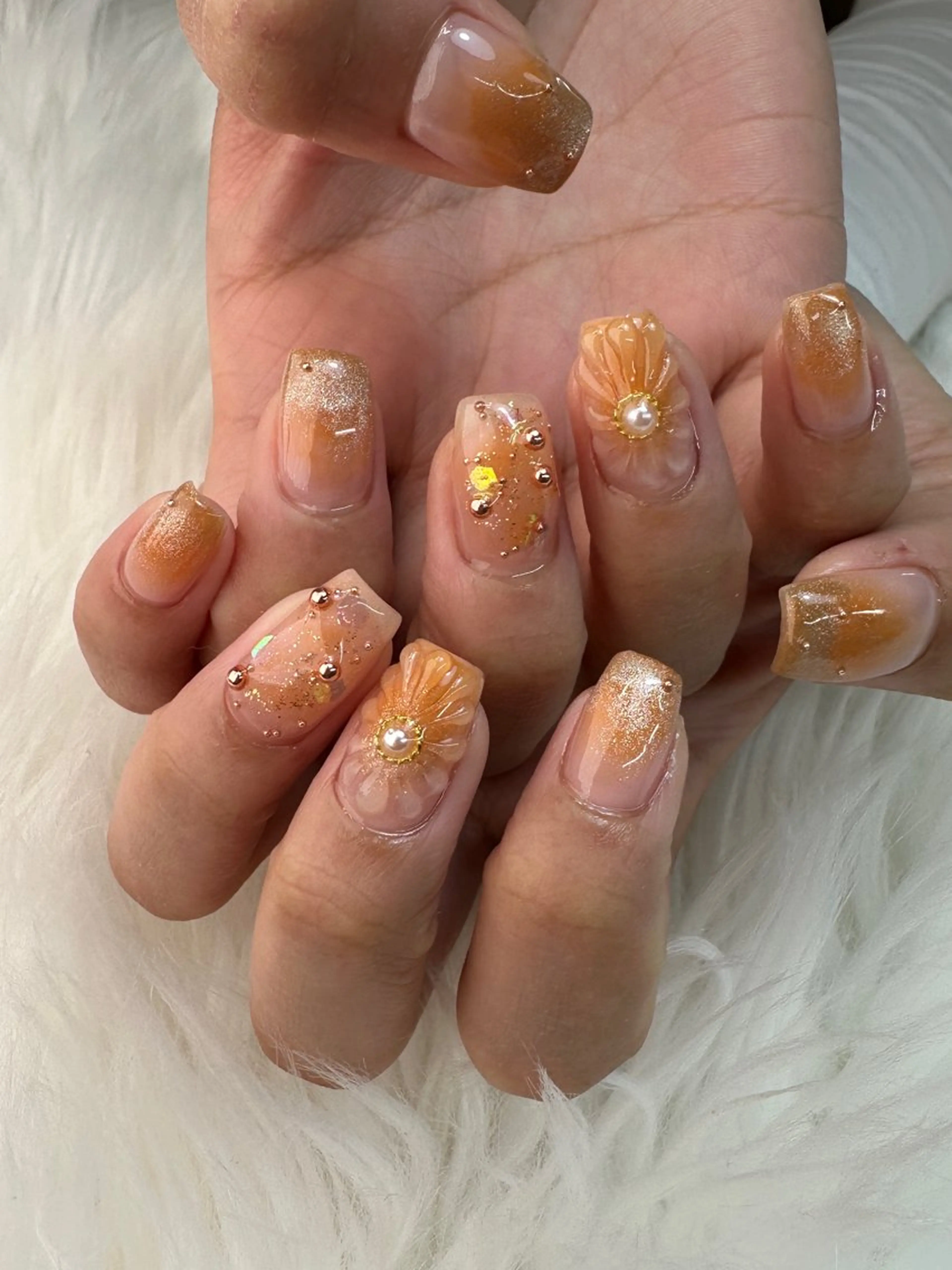 ネイル フラワーネイル オレンジ ぷっくりネイル ハンドネイル Nail ameria megu所属・ameria meguのネイルデザイン