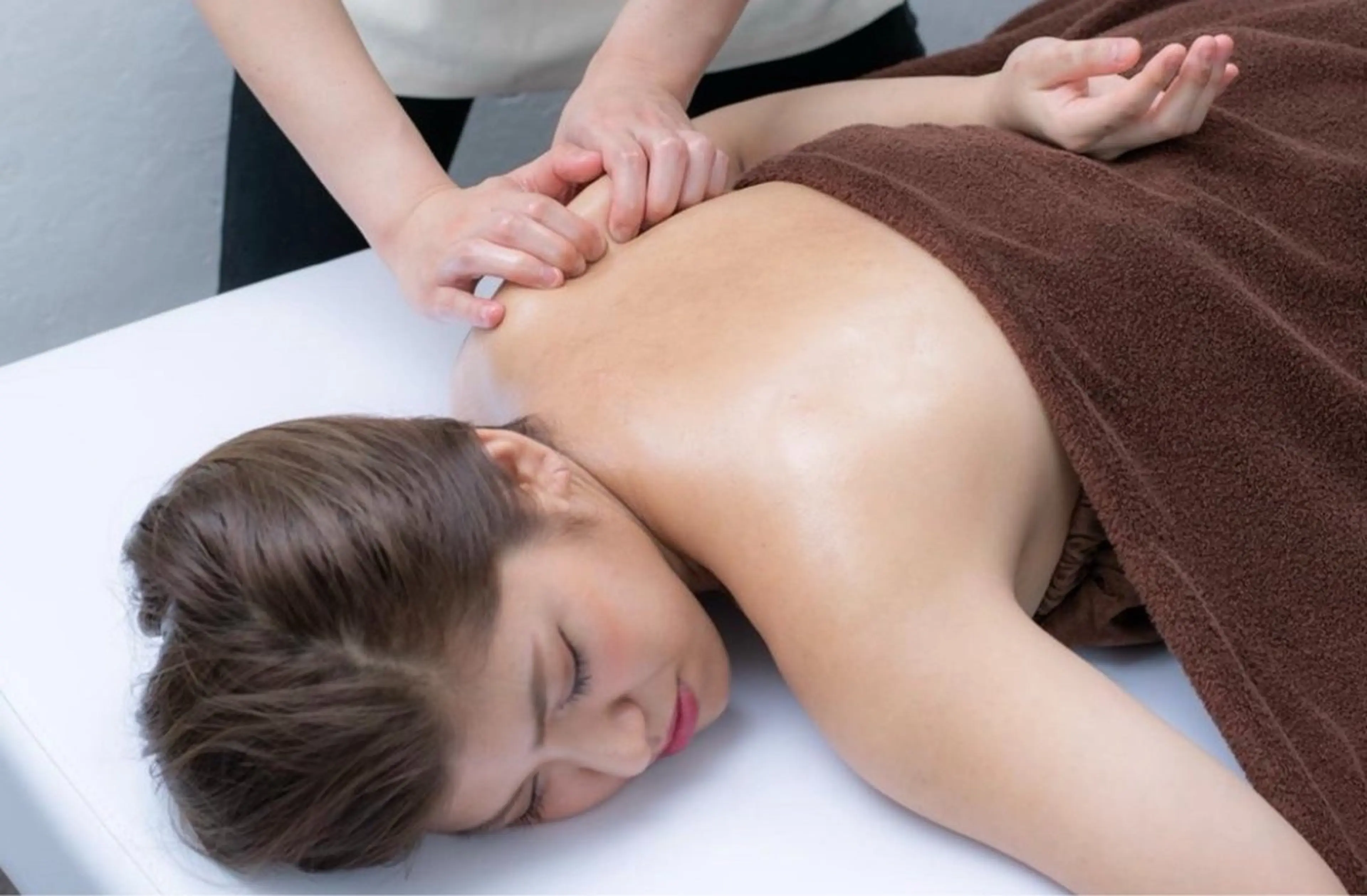 【限定価格🌟】小顔整体コルギ+肩甲骨背面リンパ　※お着替えカウンセリング込み70分の写真