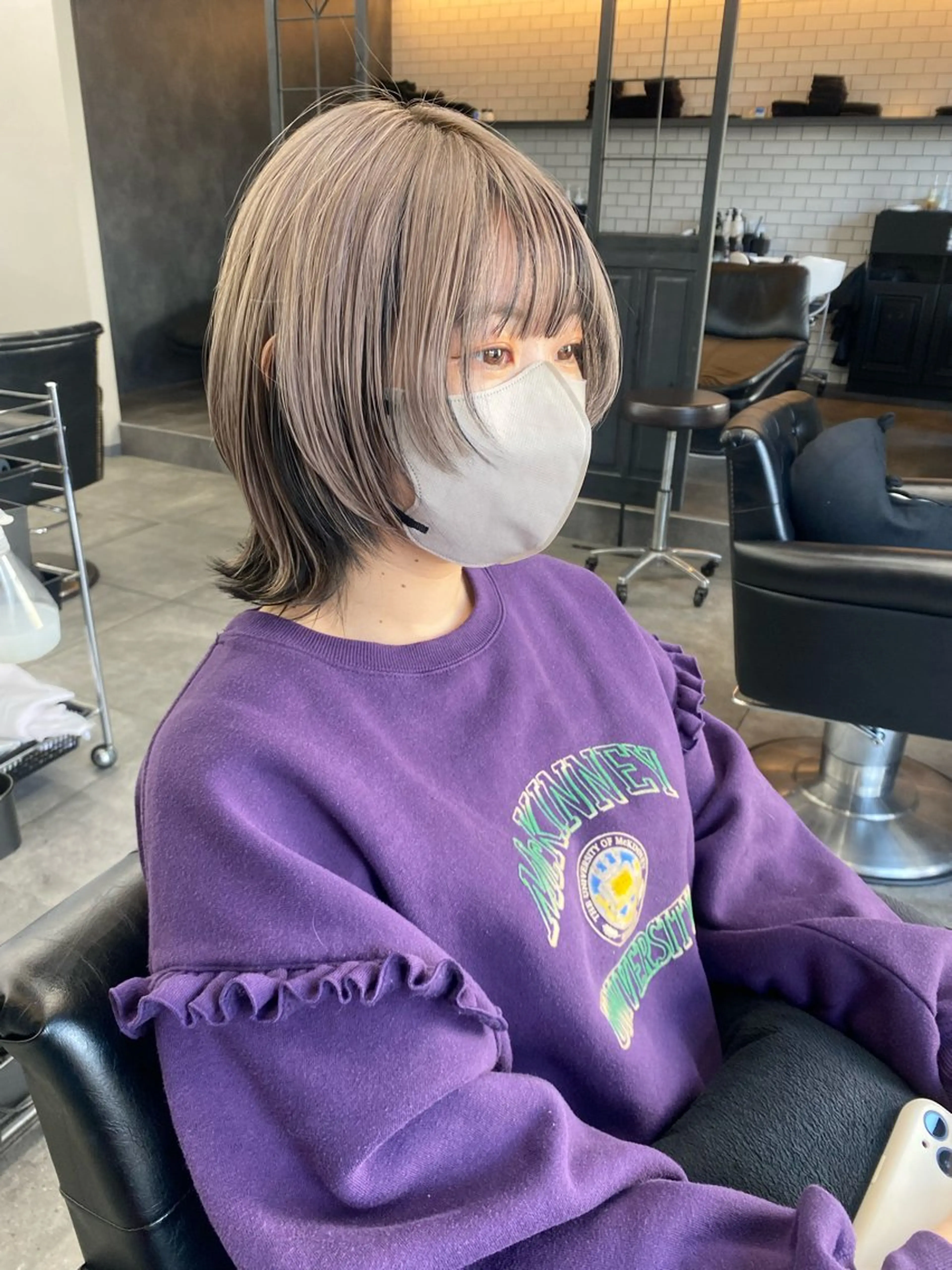 ミディアム ウルフカット maco 艶感ハイトーン🦋のヘアスタイル