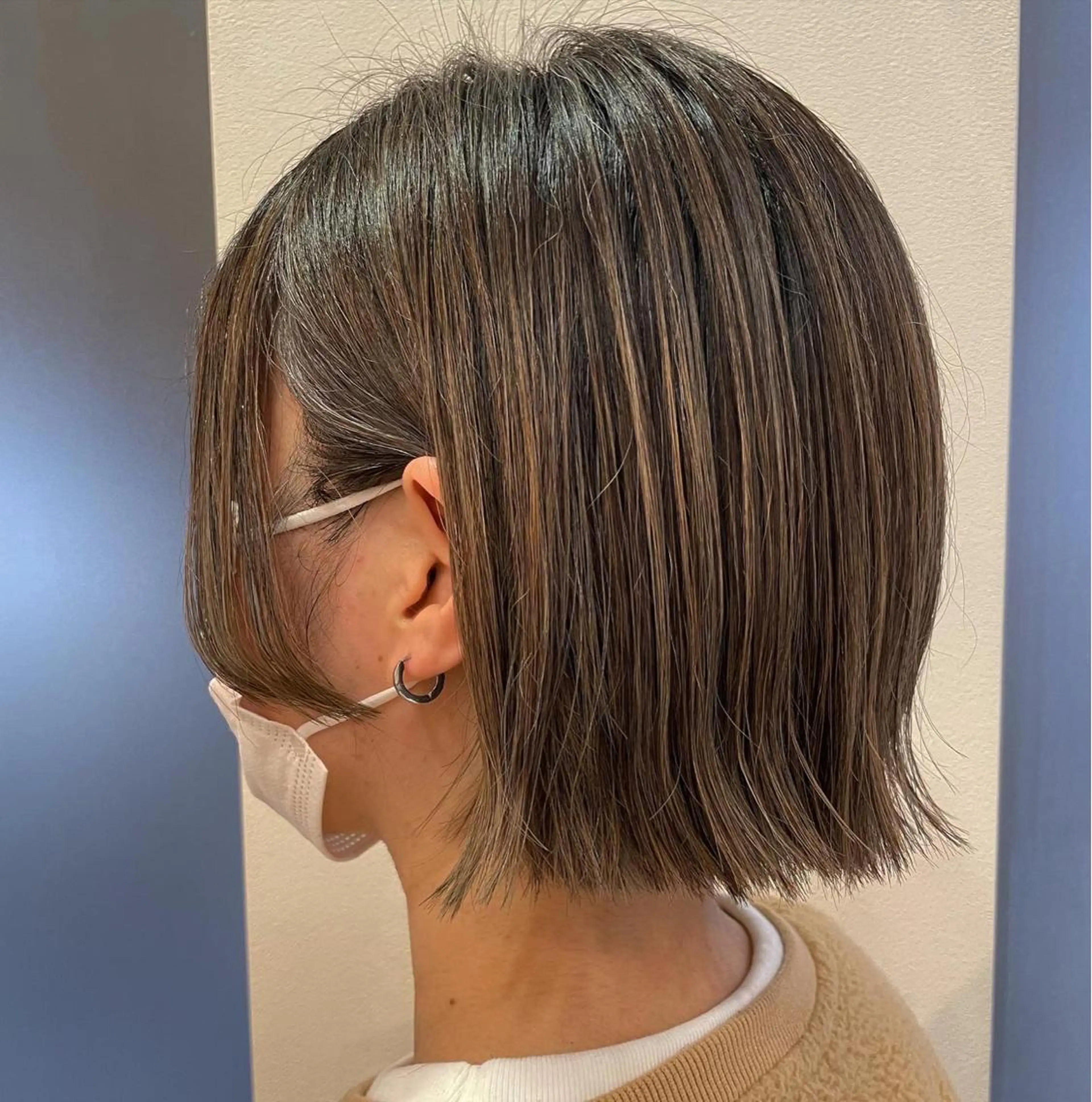 ショート カラー 内田温子大人女性 ハイライト、ボブのヘアスタイル