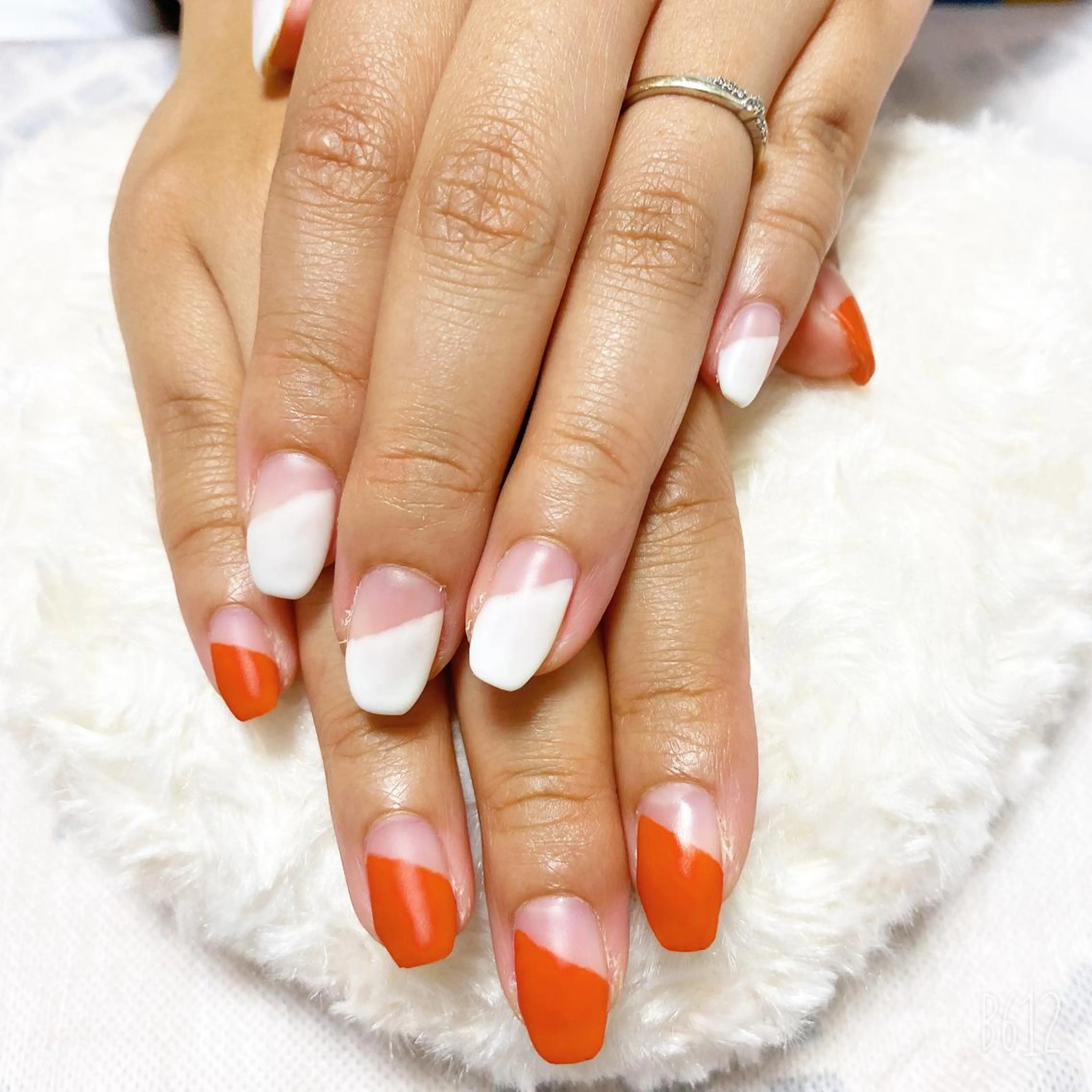 ネイル The Best Beauty受付担当のヘアスタイル