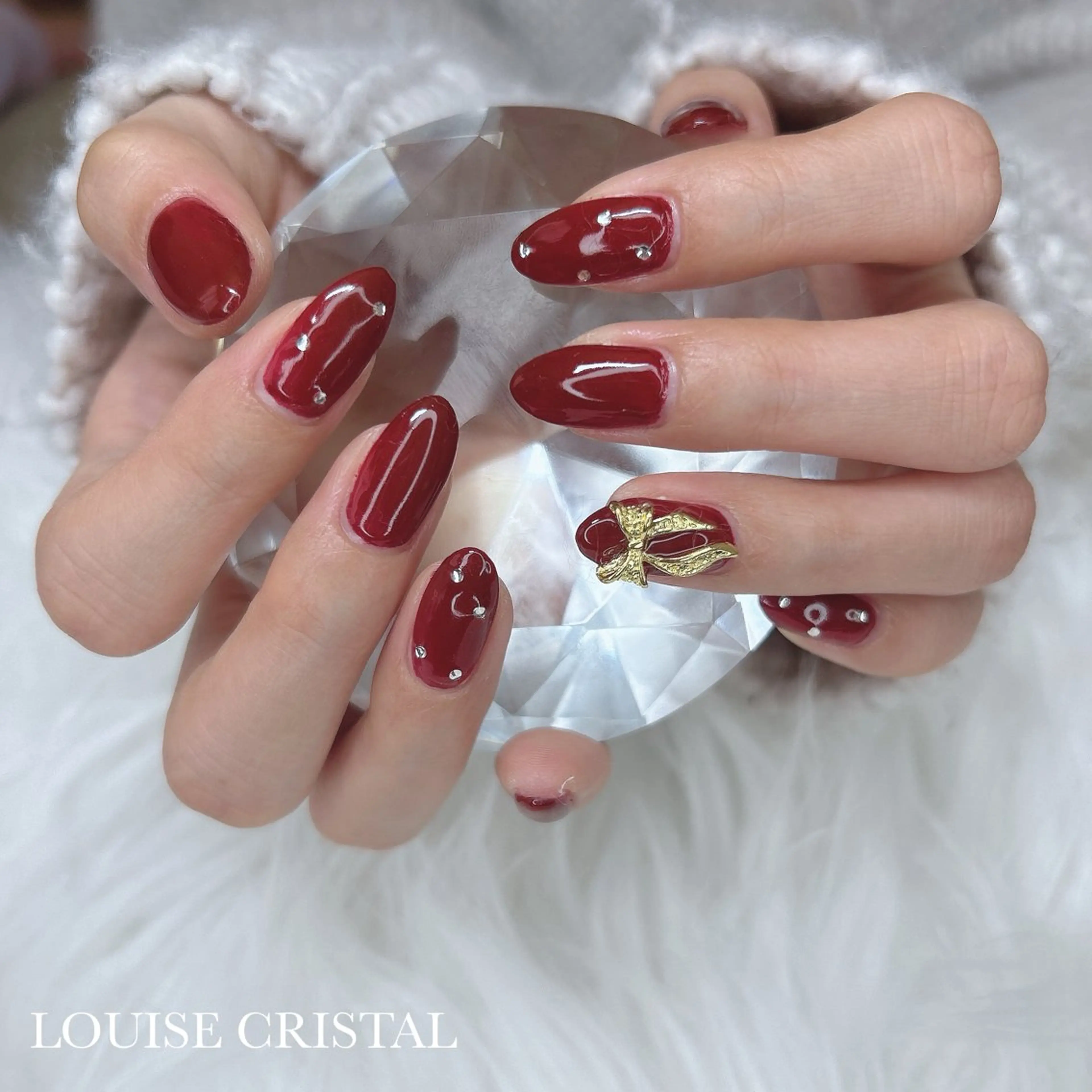 ネイル ハンドネイル LOUISE CRYSTALのネイルデザイン