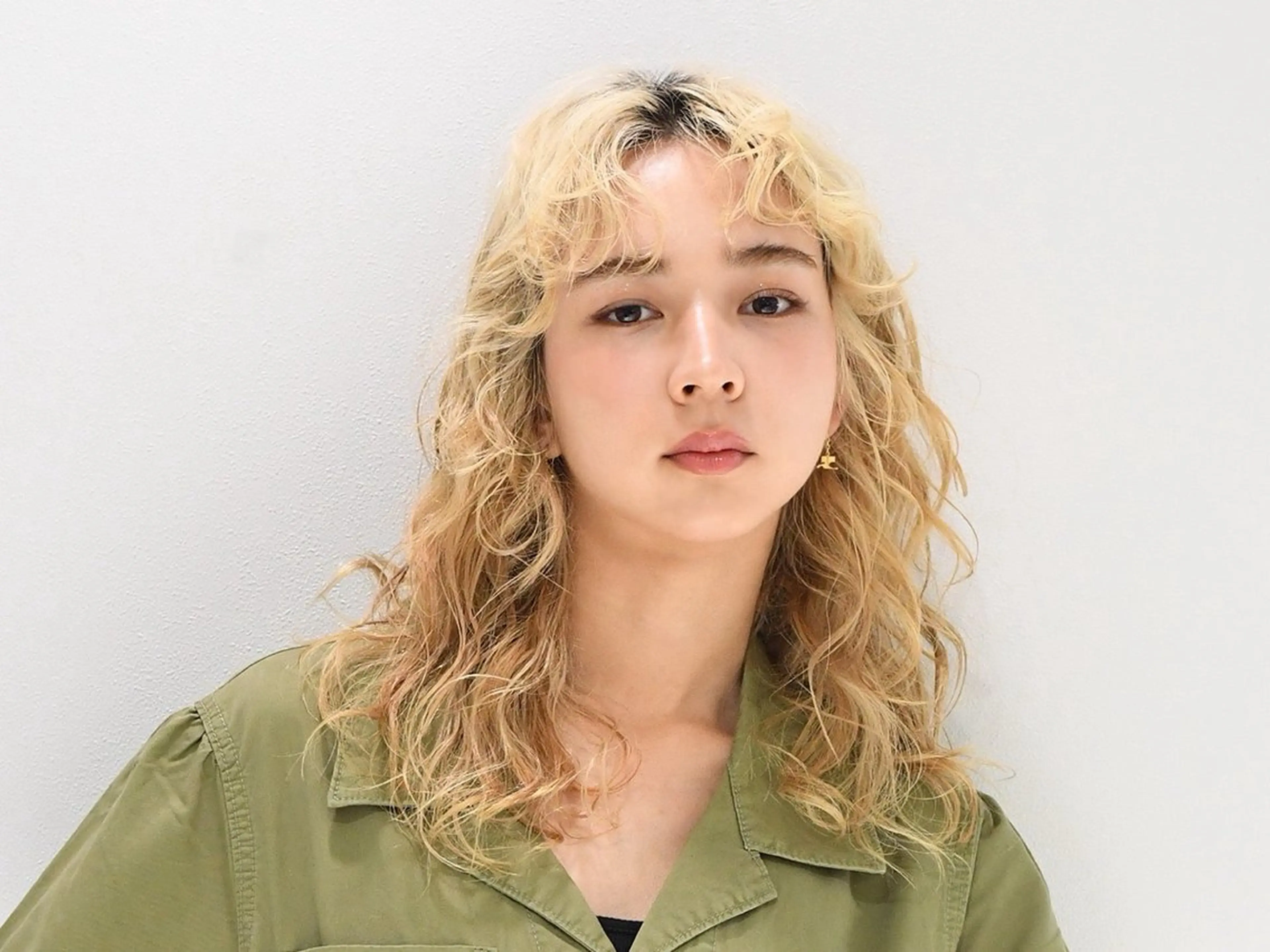 カラー 井上 優那のヘアスタイル