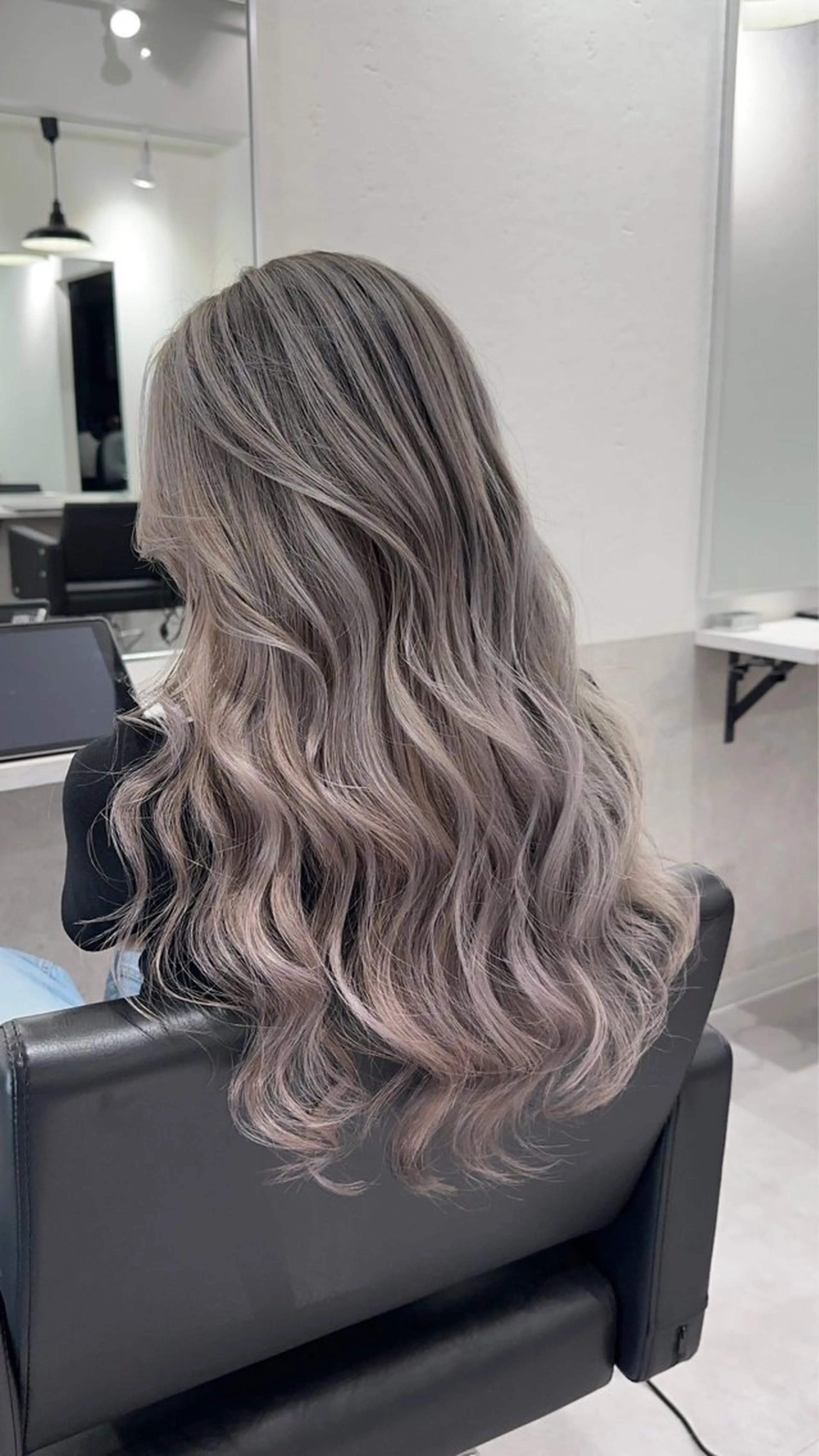 ロング CIERA所属・トウジョウ アリサのヘアスタイル