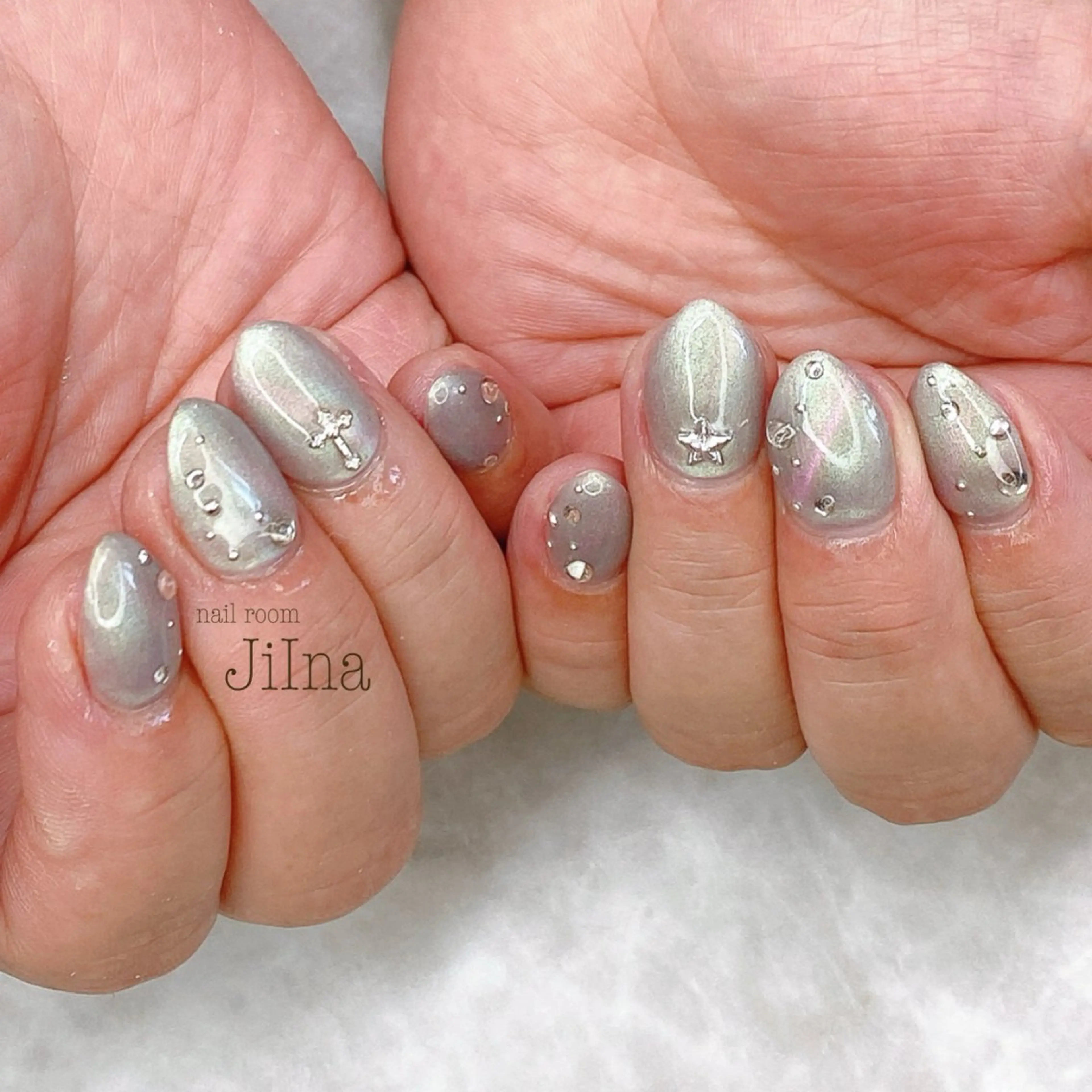 ネイル マグネットネイル JiIna nailのネイルデザイン