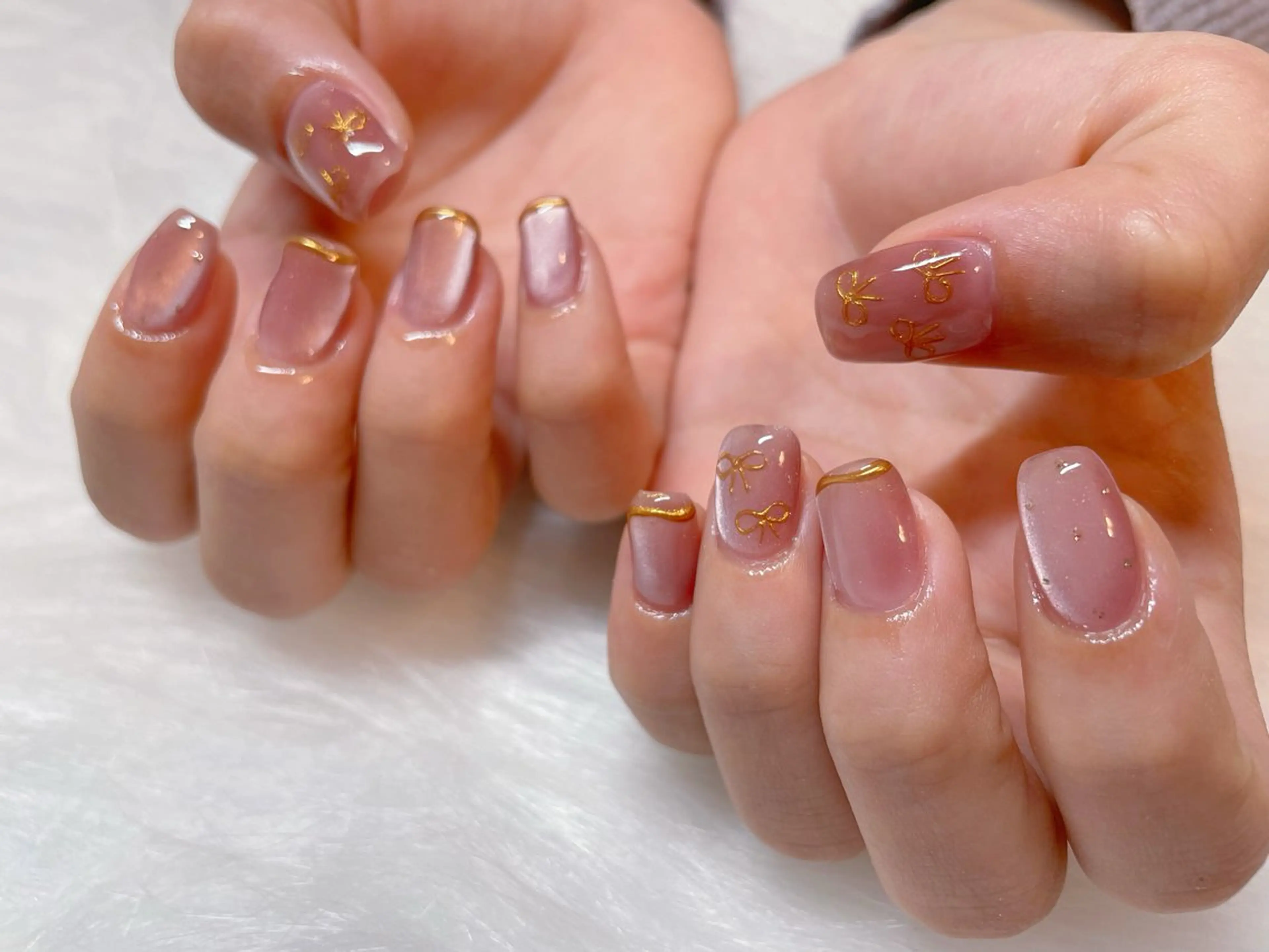 ネイル ゴールド マグネットネイル リボン ハンドネイル エン Nail salonのネイルデザイン