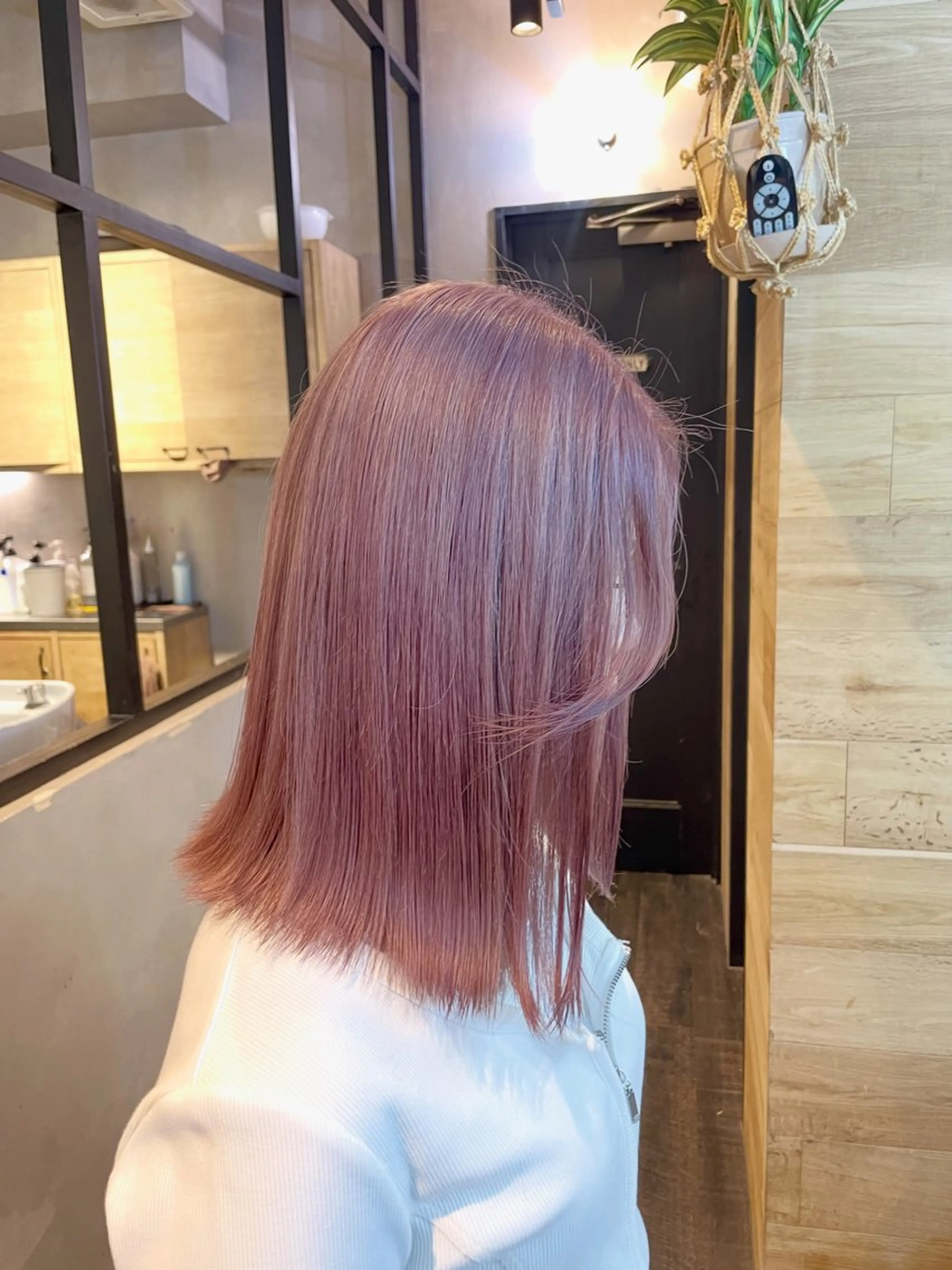 ミディアム カット ヘアカラー トリートメント EIGHT　最所 瑞稀のヘアスタイル