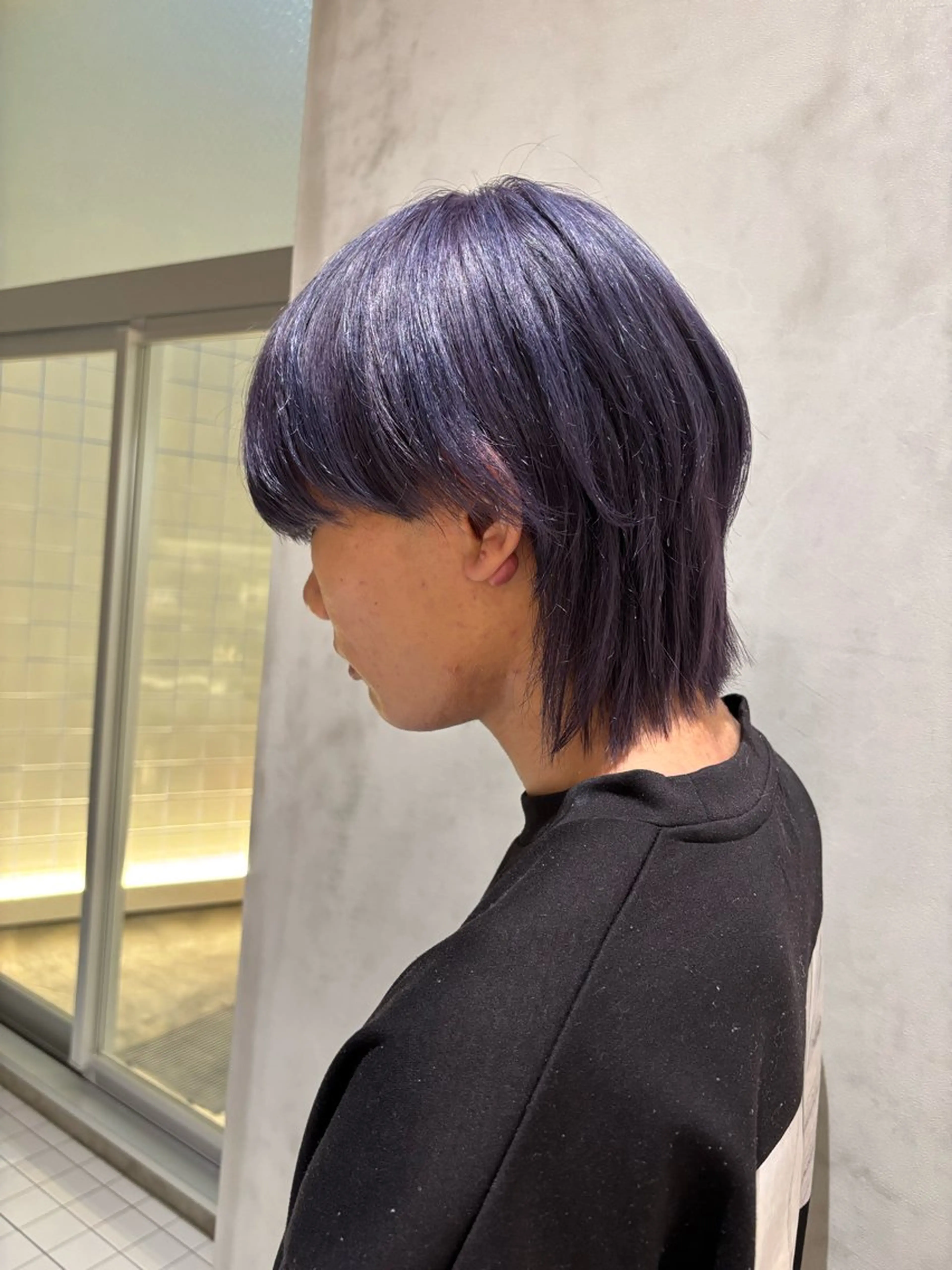 ショート カラー メンズ シルバー 落ちる黒 森崎雄斗のヘアスタイル