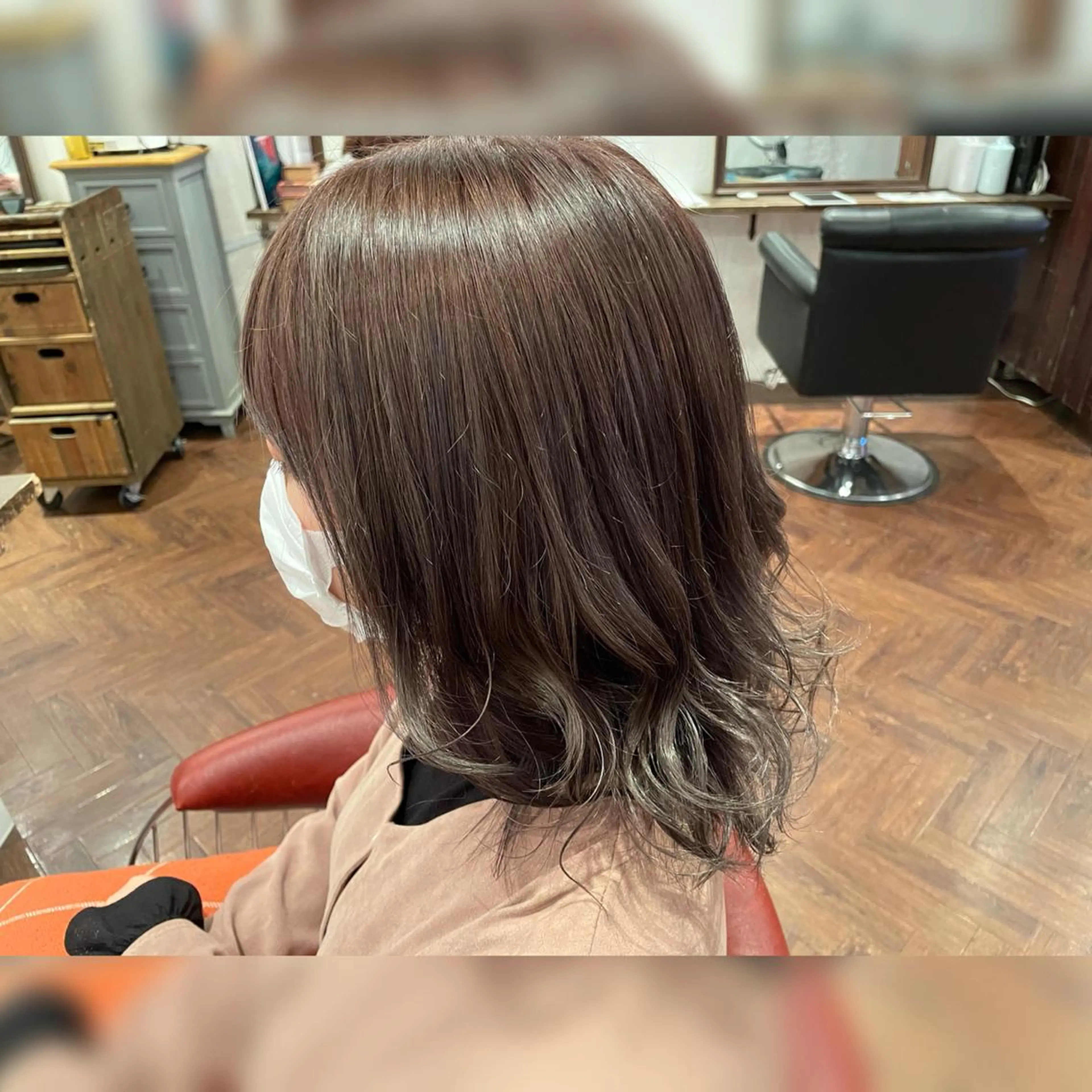 ミディアム カラー アッシュ シルバー シルバーアッシュ マイ 【川口】のヘアスタイル