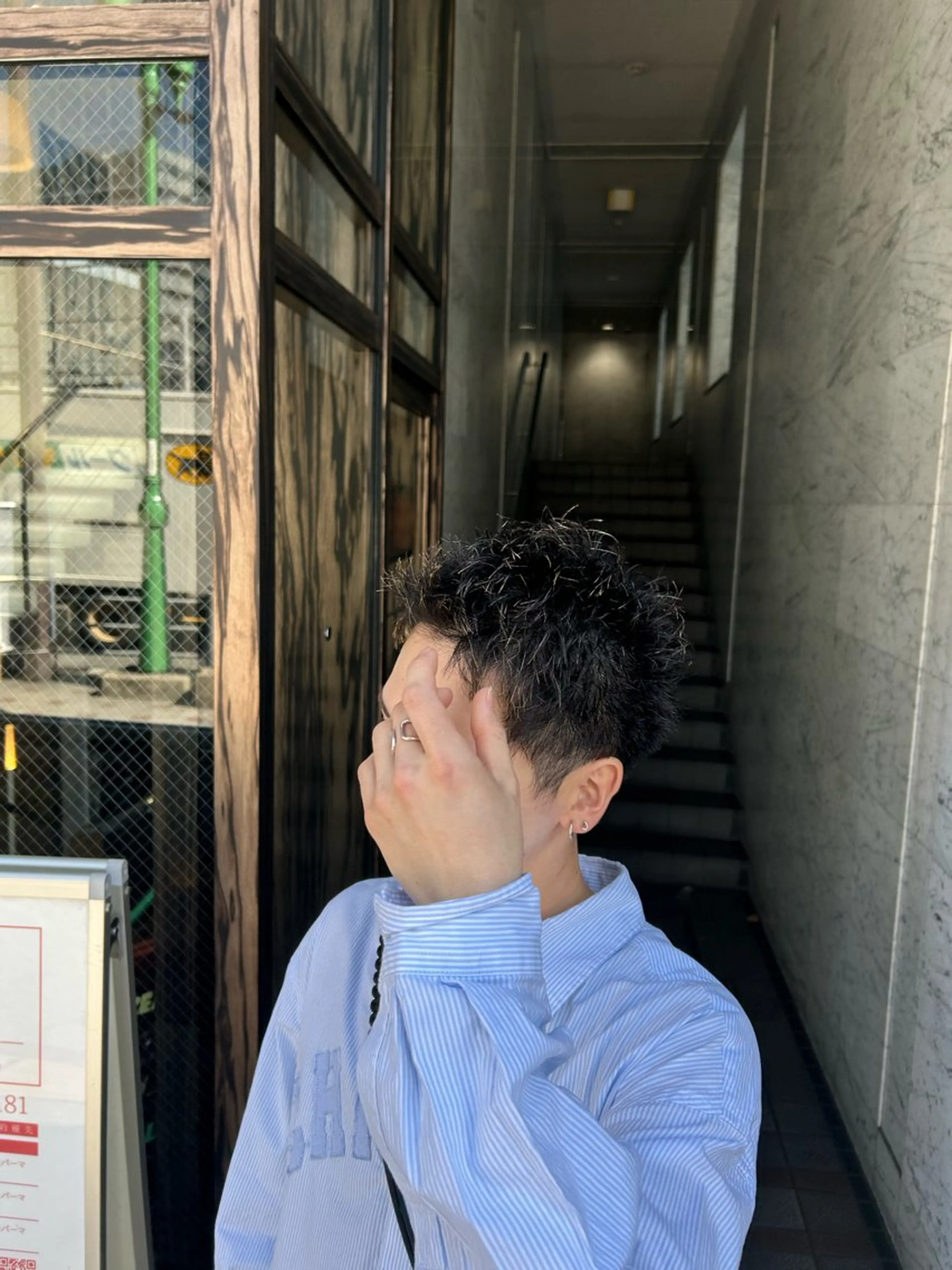 ショート カラー パーマ メンズ 岡田 拓真のヘアスタイル