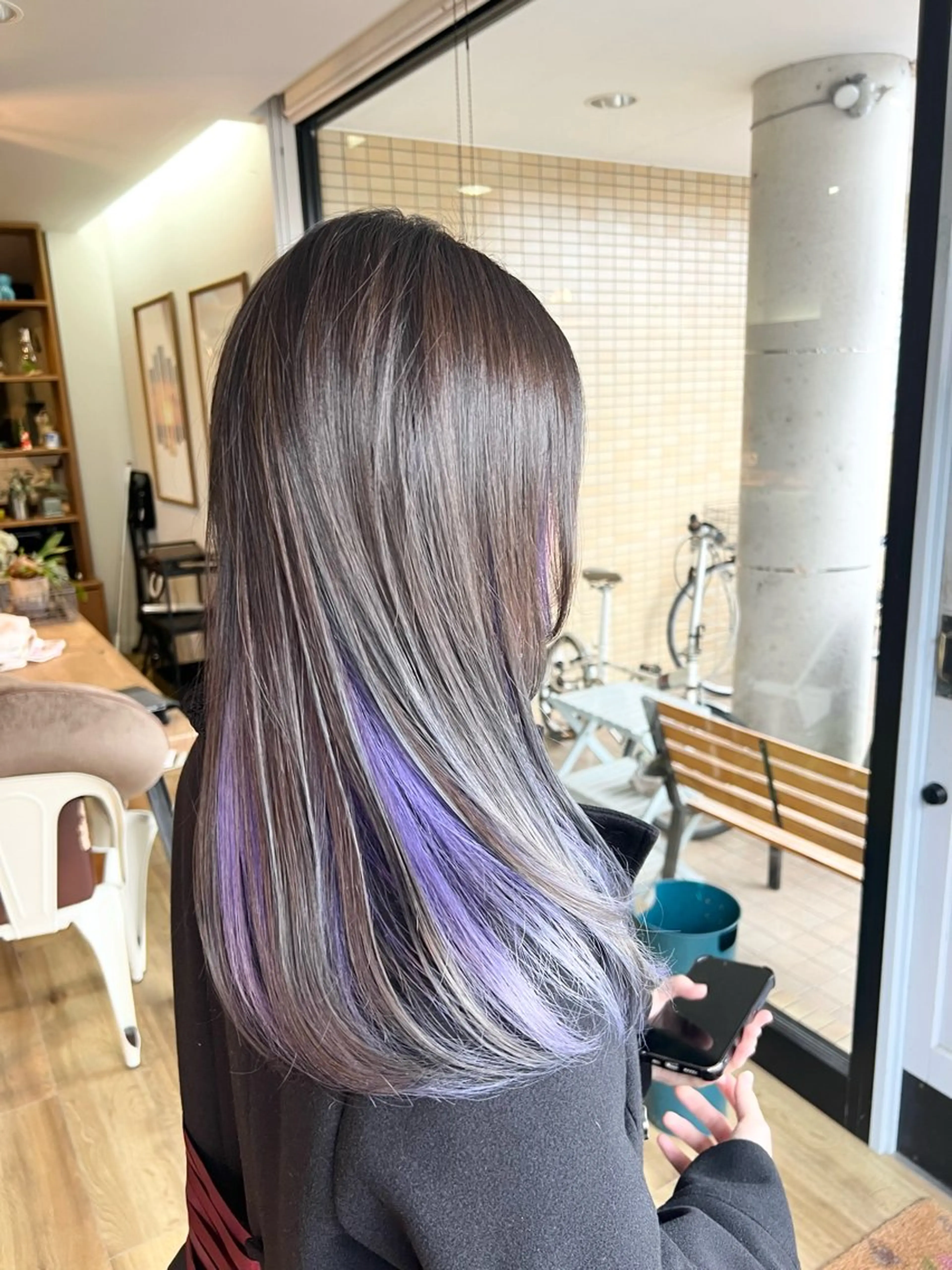 セミロング カラー インナーカラー ヘアカラー トリートメント 堀 望美のヘアスタイル