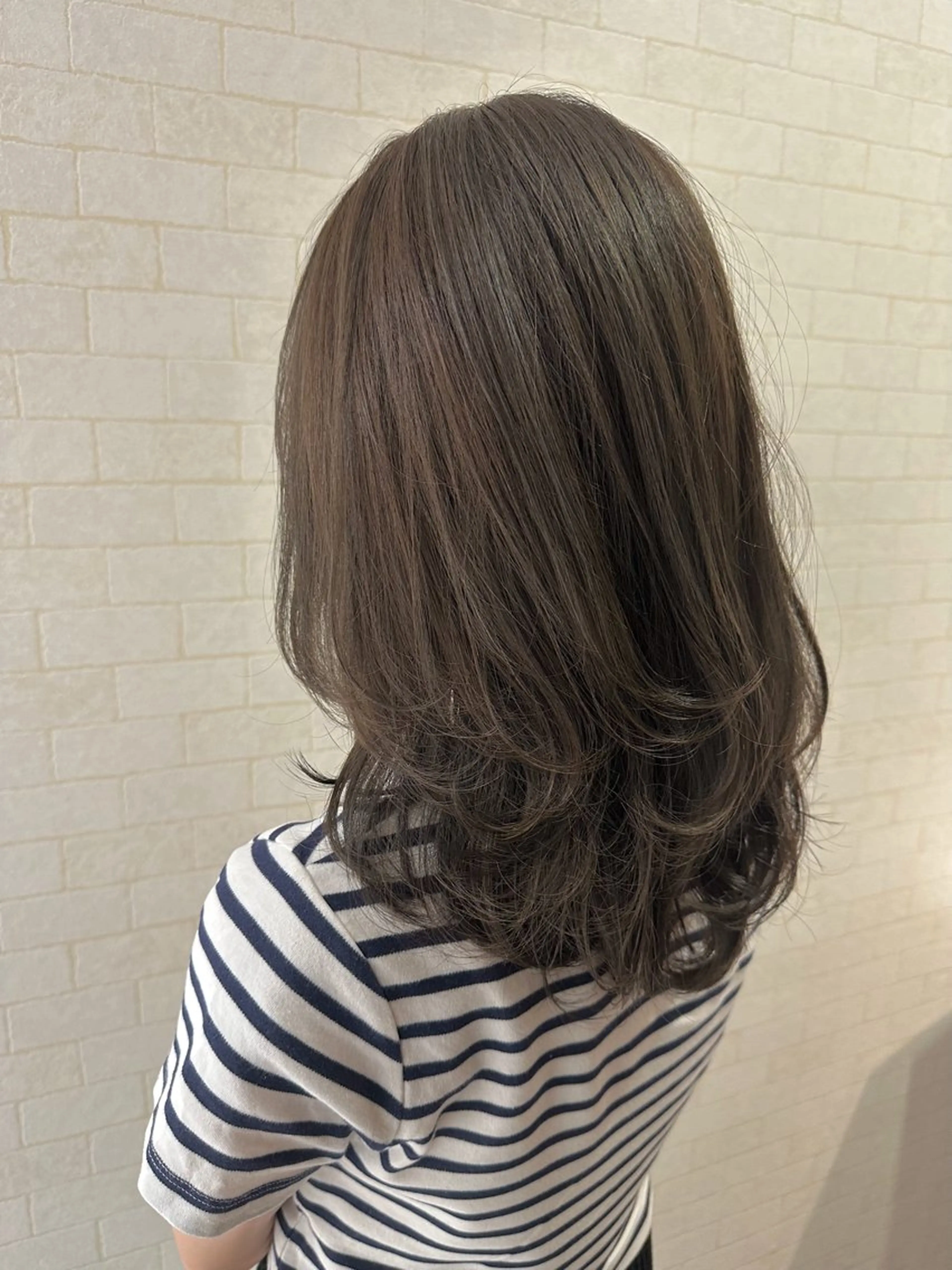 セミロング カラー ブリーチ 透明感カラー ダブルカラー ブリーチなしカラー 顔まわりレイヤー 大人レイヤー& 透明感カラー💄のヘアスタイル