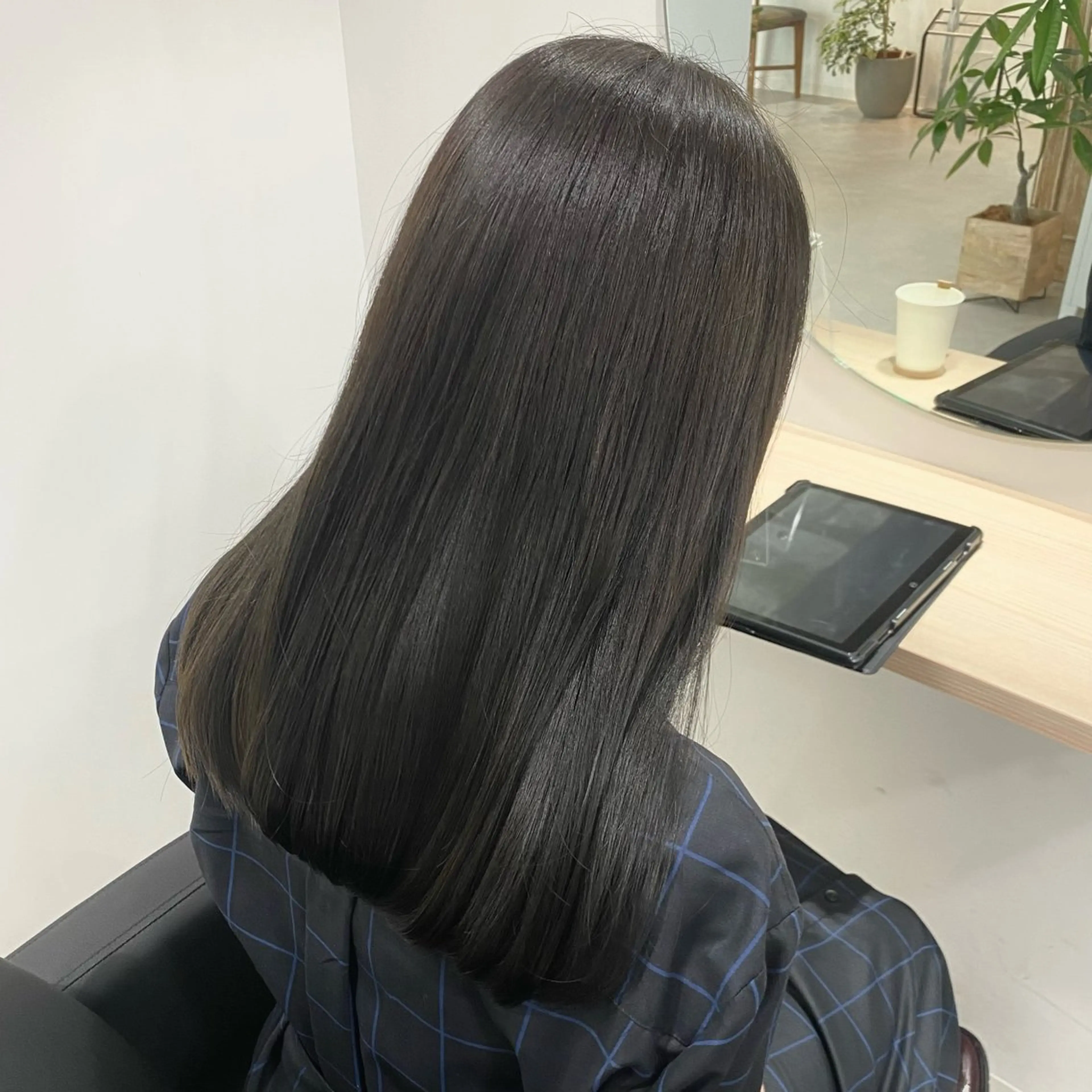 セミロング カラー ROE 日吉のヘアスタイル