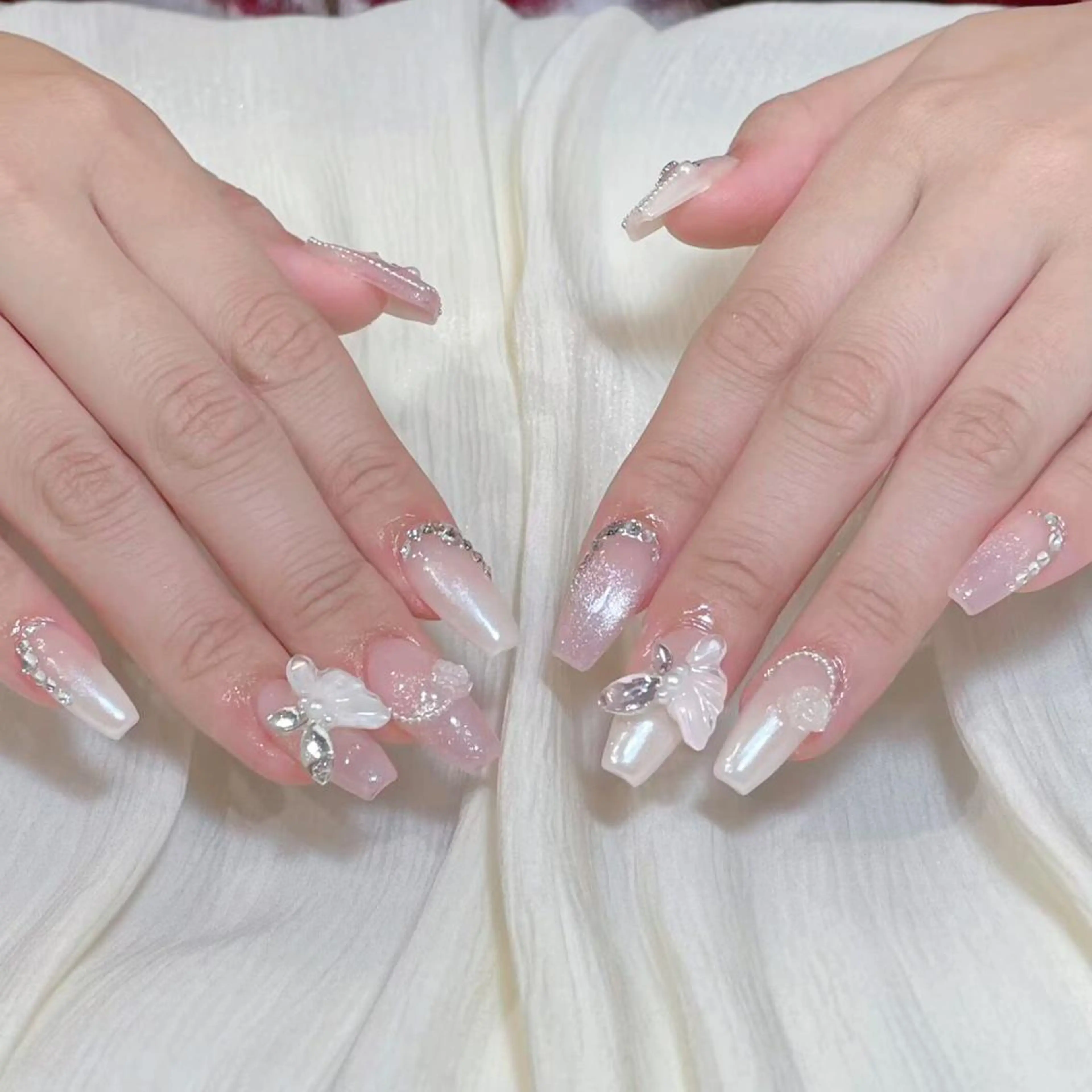 ネイル アートネイル オーロラネイル ガーリー キラキラネイル マグネットネイル ハンドネイル ハンドケア Diamond AYU💜のネイルデザイン