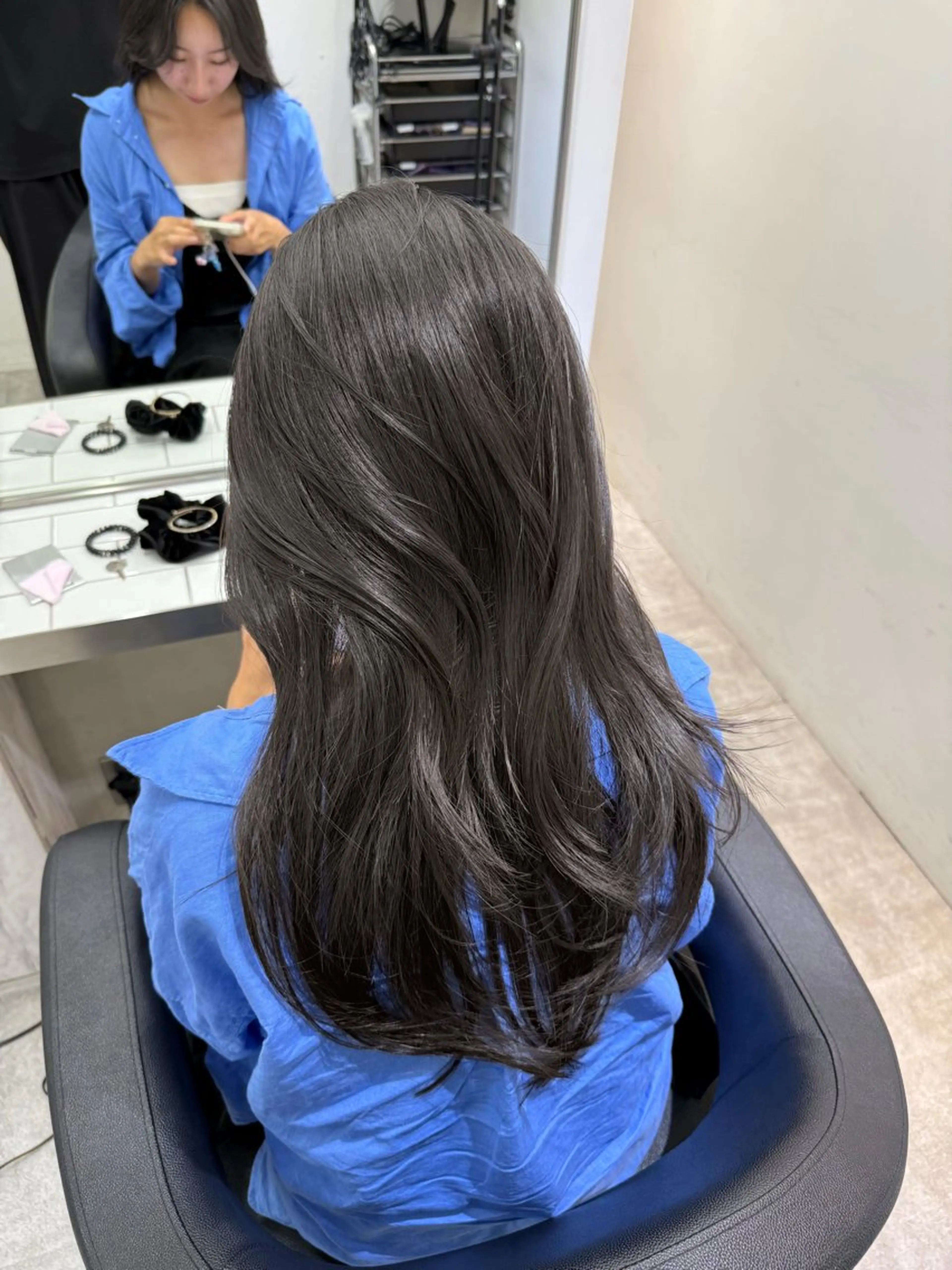 ロング カラー カット ヘアカラー トリートメント 艶髪レイヤー顔周り グレージュ添田晃基のヘアスタイル