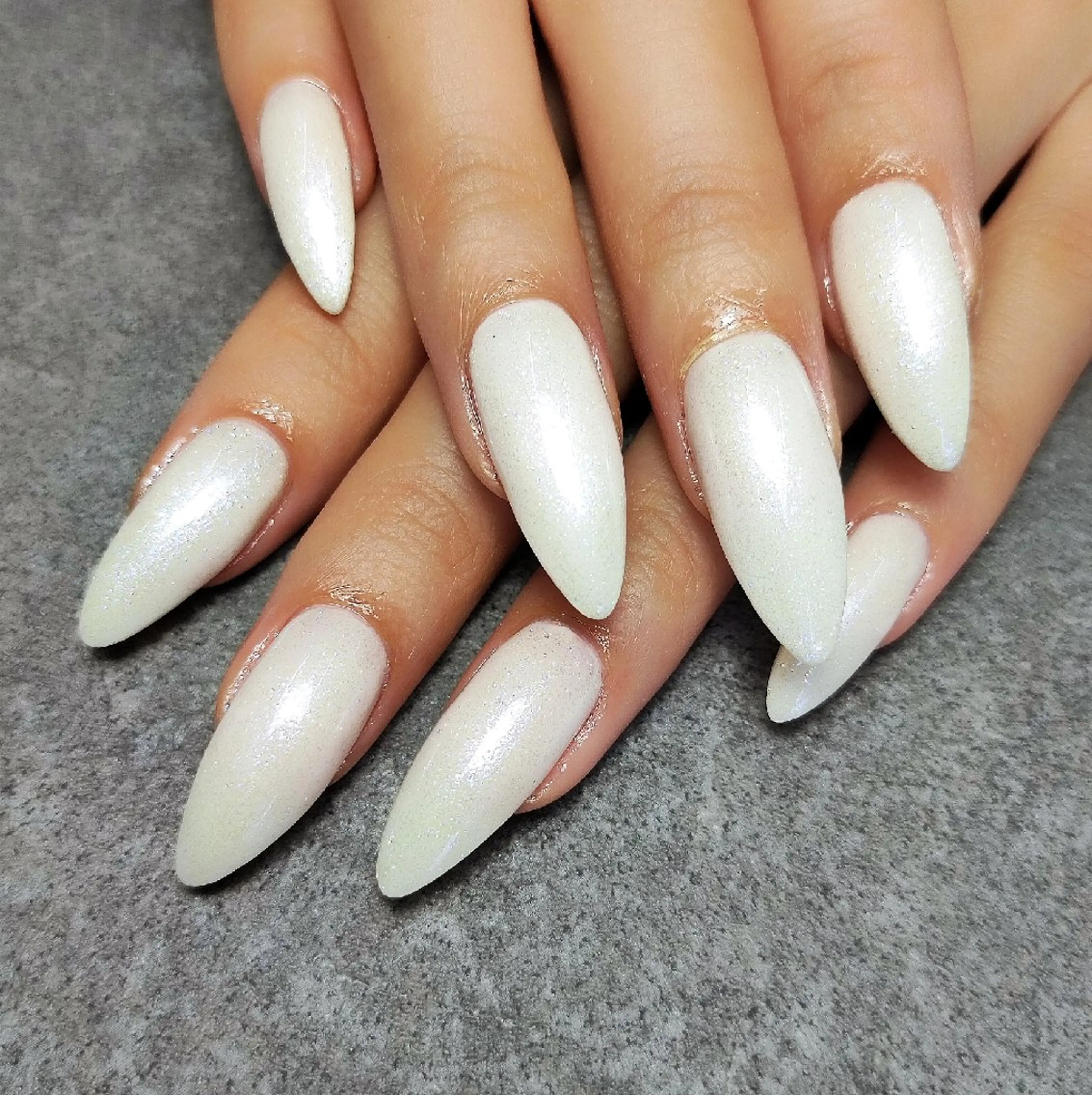 ネイル ラメ(グリッター) ロングネイル ホワイト ハンドネイル 個人サロン saltnailのネイルデザイン