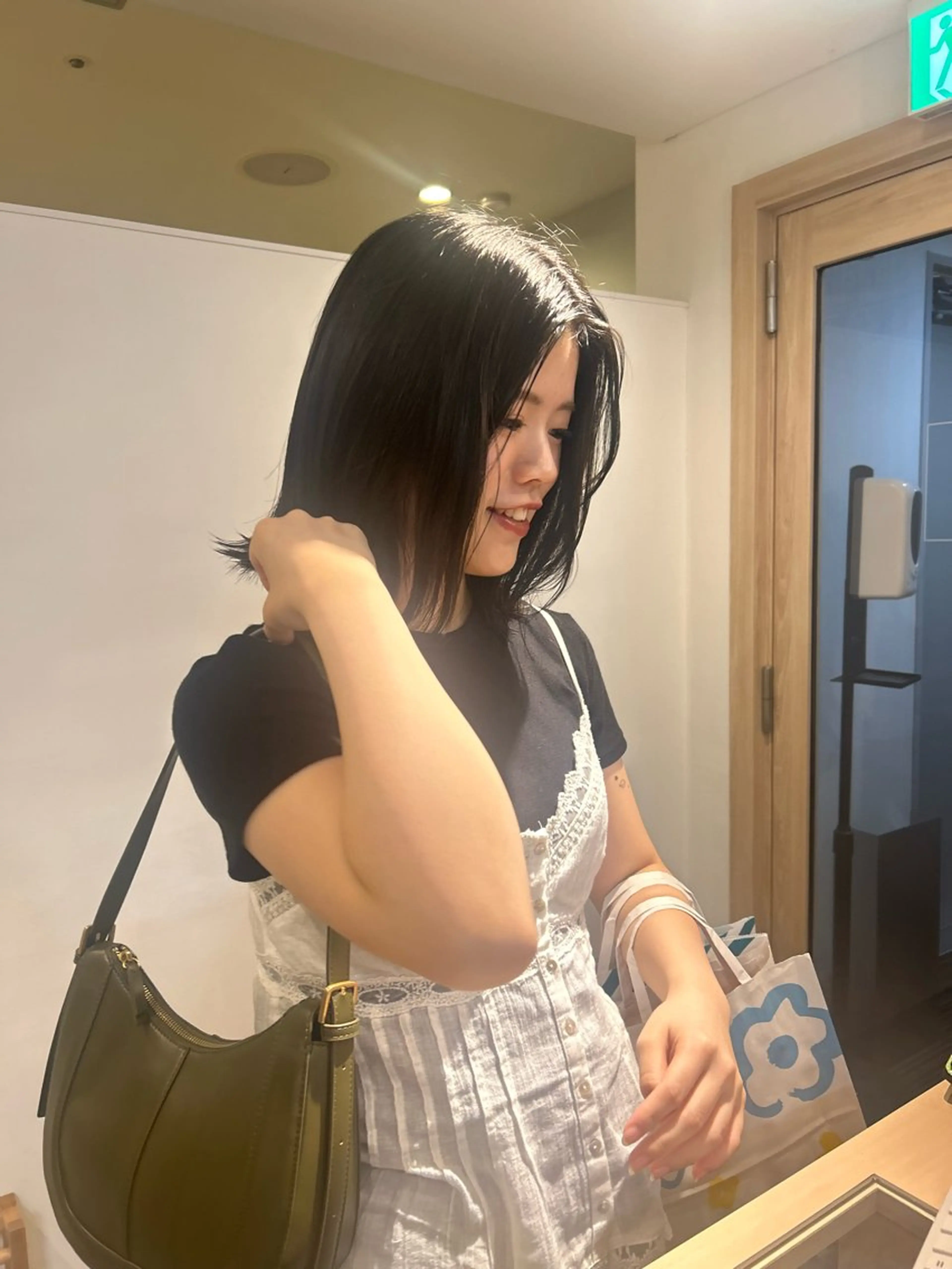 ミディアム ヘアカラー H女性専用サロン梅田所属・伊澤 紗弥のヘアスタイル