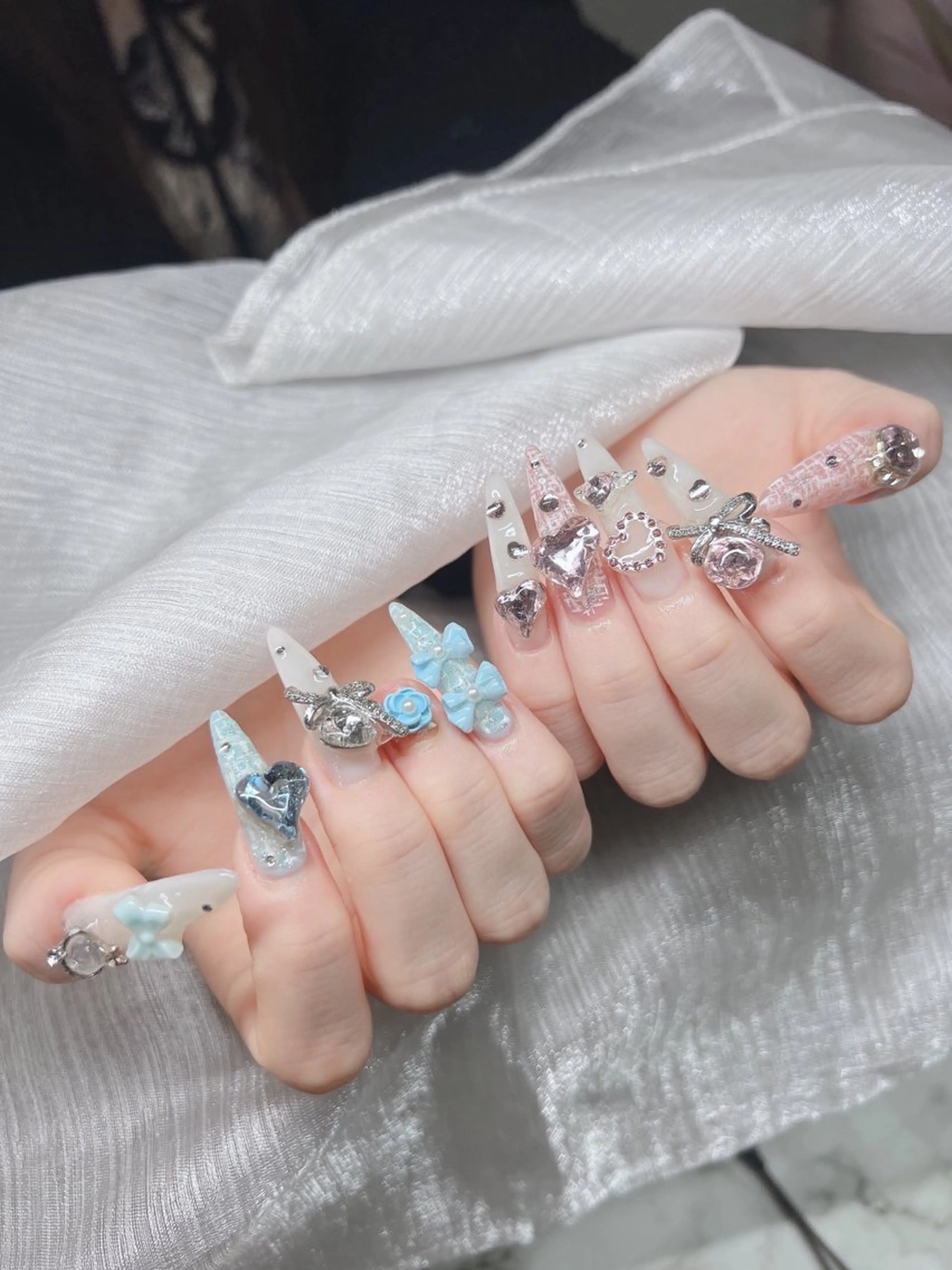 ネイル 長さ出し グラデーション 卒業式 キラキラネイル マグネットネイル ハンドネイル Lee Ainのネイルデザイン