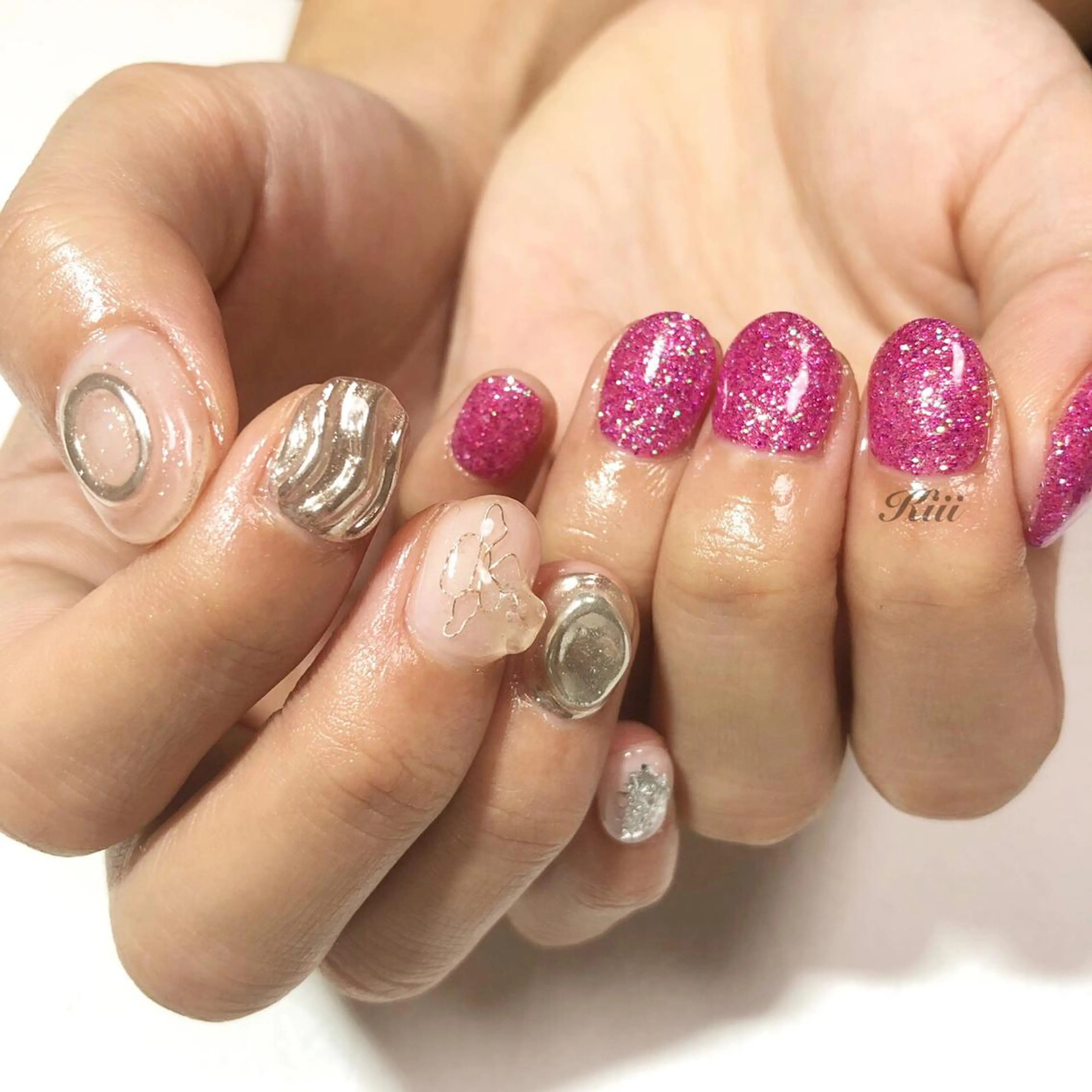 ネイル ラメ(グリッター) ハンドネイル フットネイル kiii.__ ✴︎*のネイルデザイン