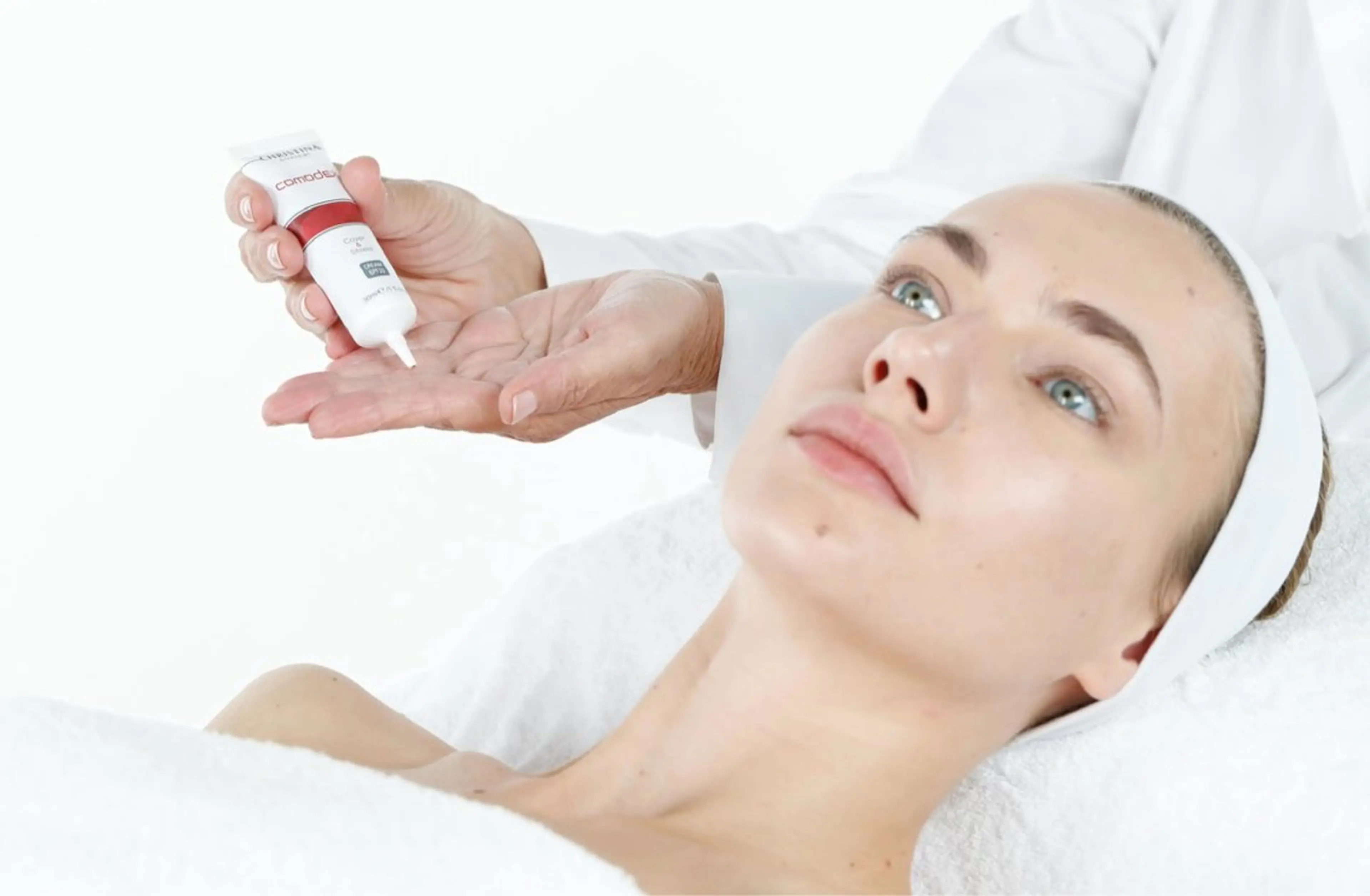 【学割/モデル募集】🔥繰り返すニキビに🔥≪CHRISITINAニキビピーリング≫+老廃物マッサージの写真