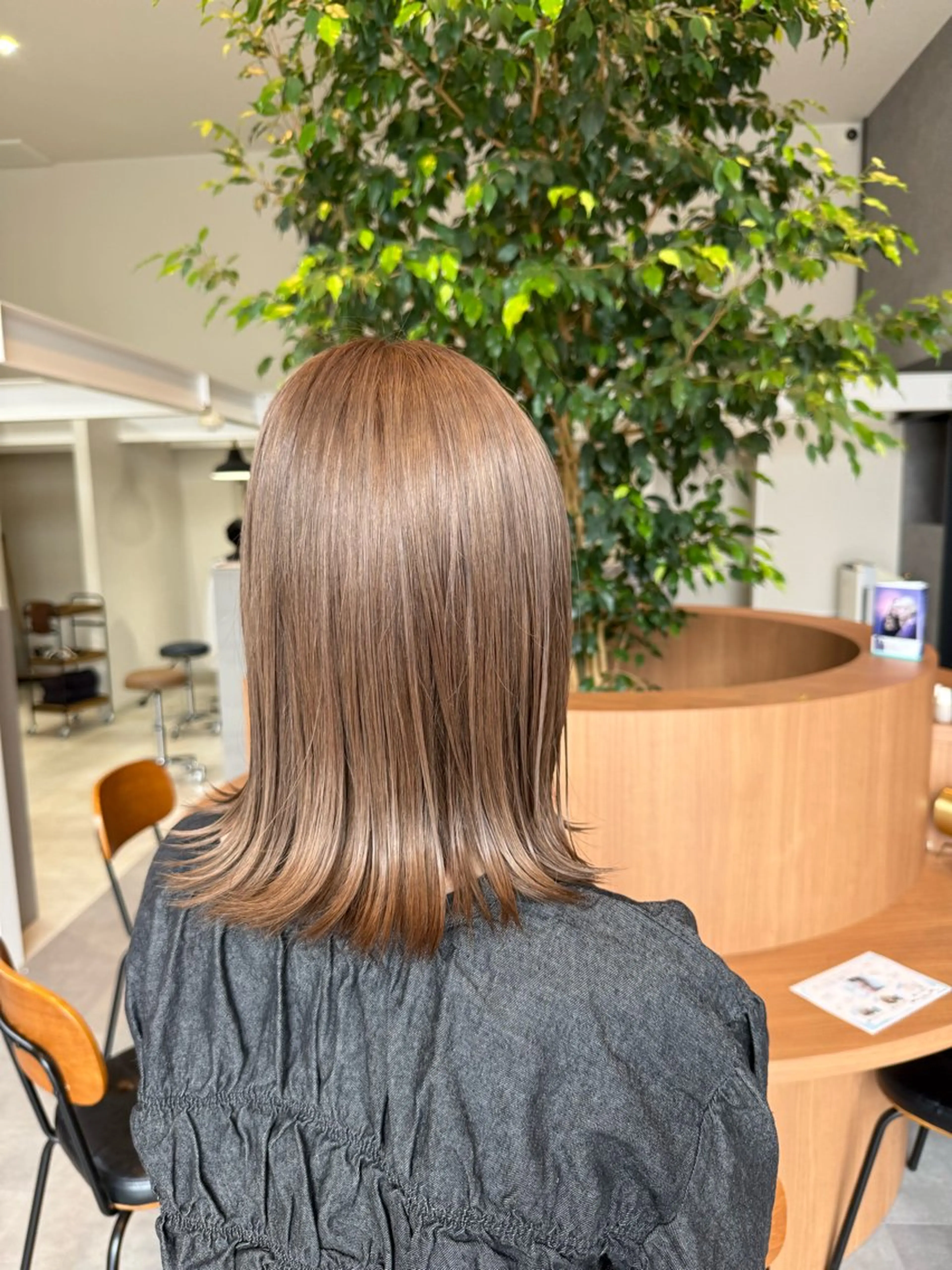 ミディアム カット ヘアカラー ayaka |トレンドヘアのヘアスタイル