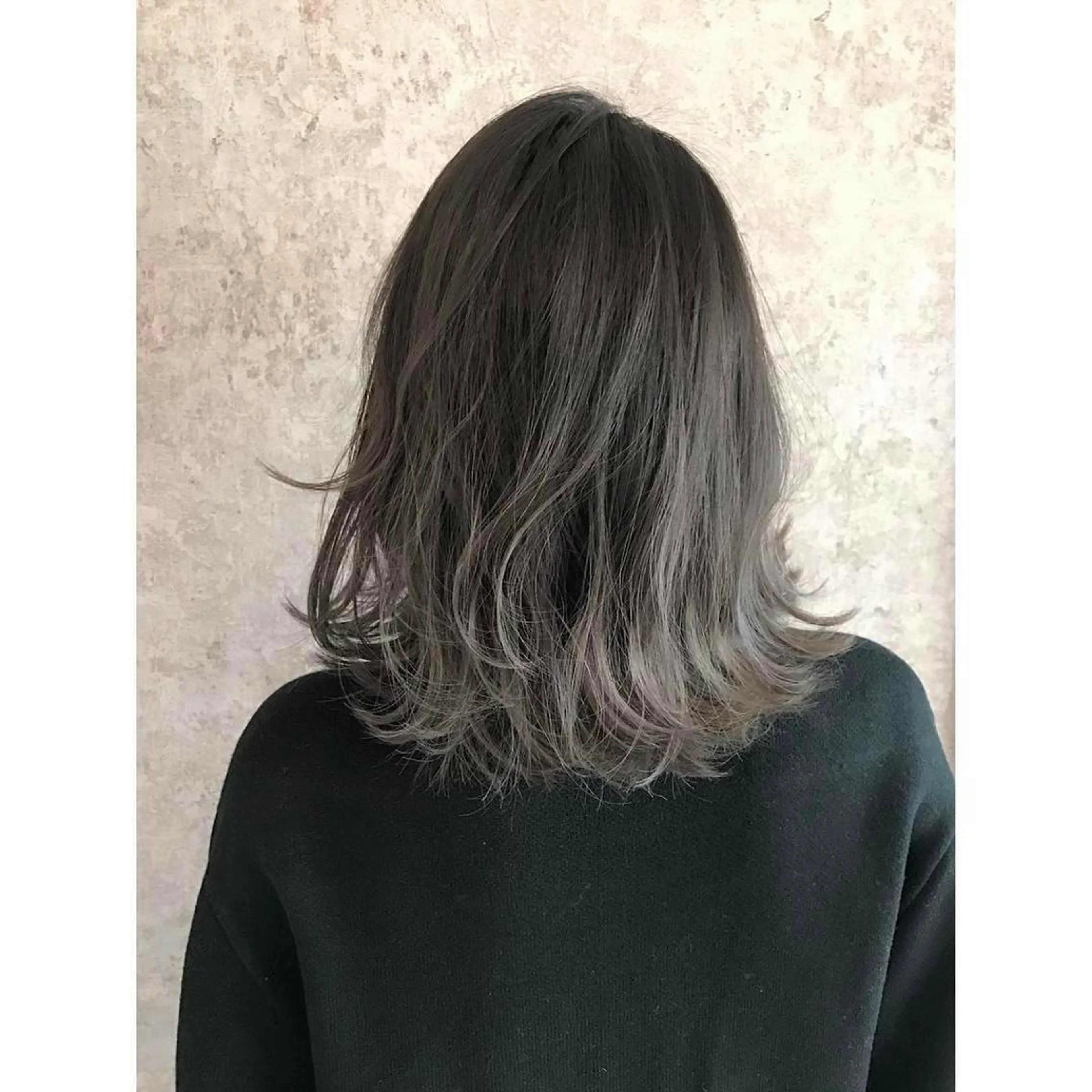 ミディアム due hair 京都駅前店 MILBON オージュア認定サロン【デューヘアー】所属・ハイトーンブリーチ 土坂　由志【京都】のヘアスタイル
