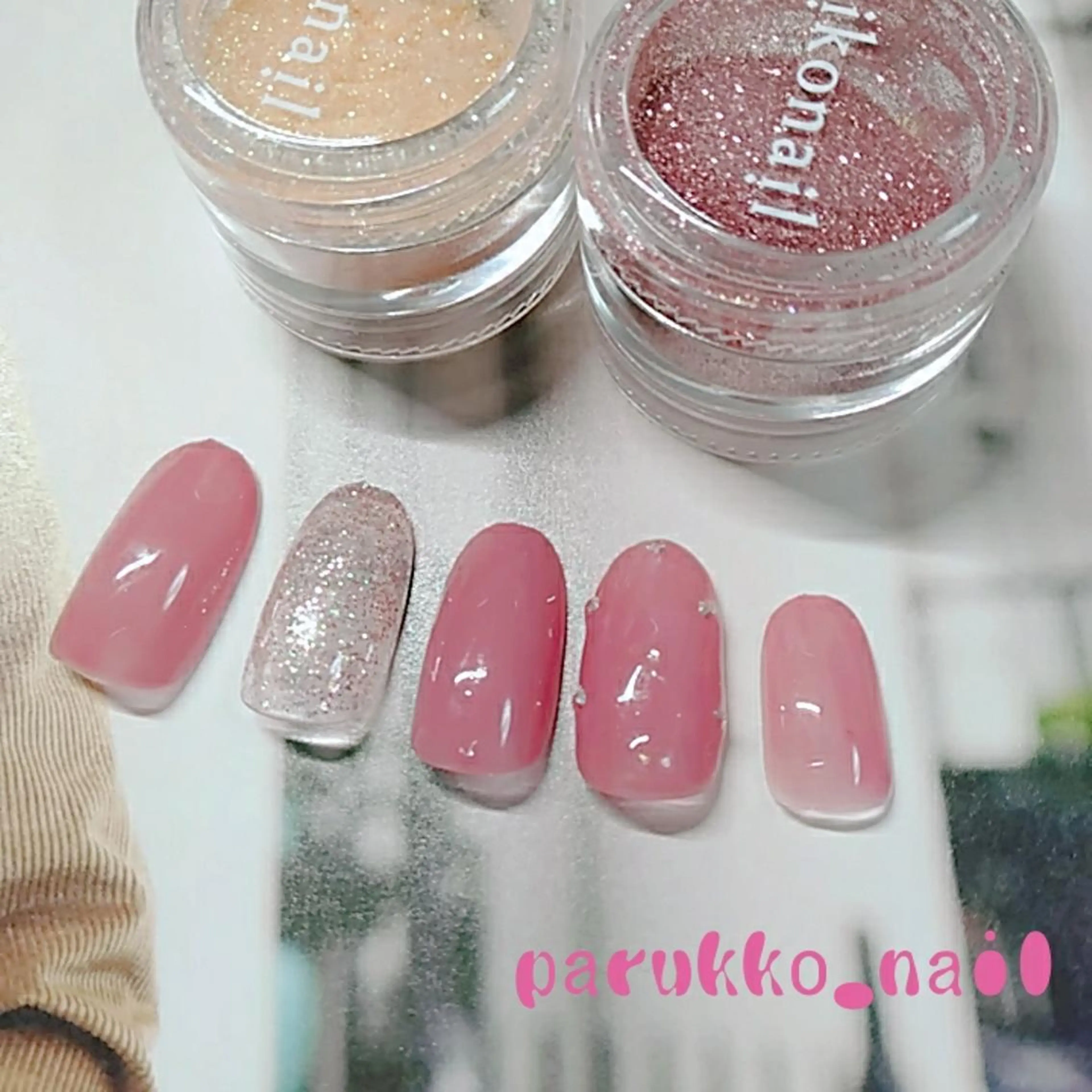 ネイル ラメ(グリッター) シンプルネイル 爪工房ぱるっこ所属・川岡 香を里のネイルデザイン