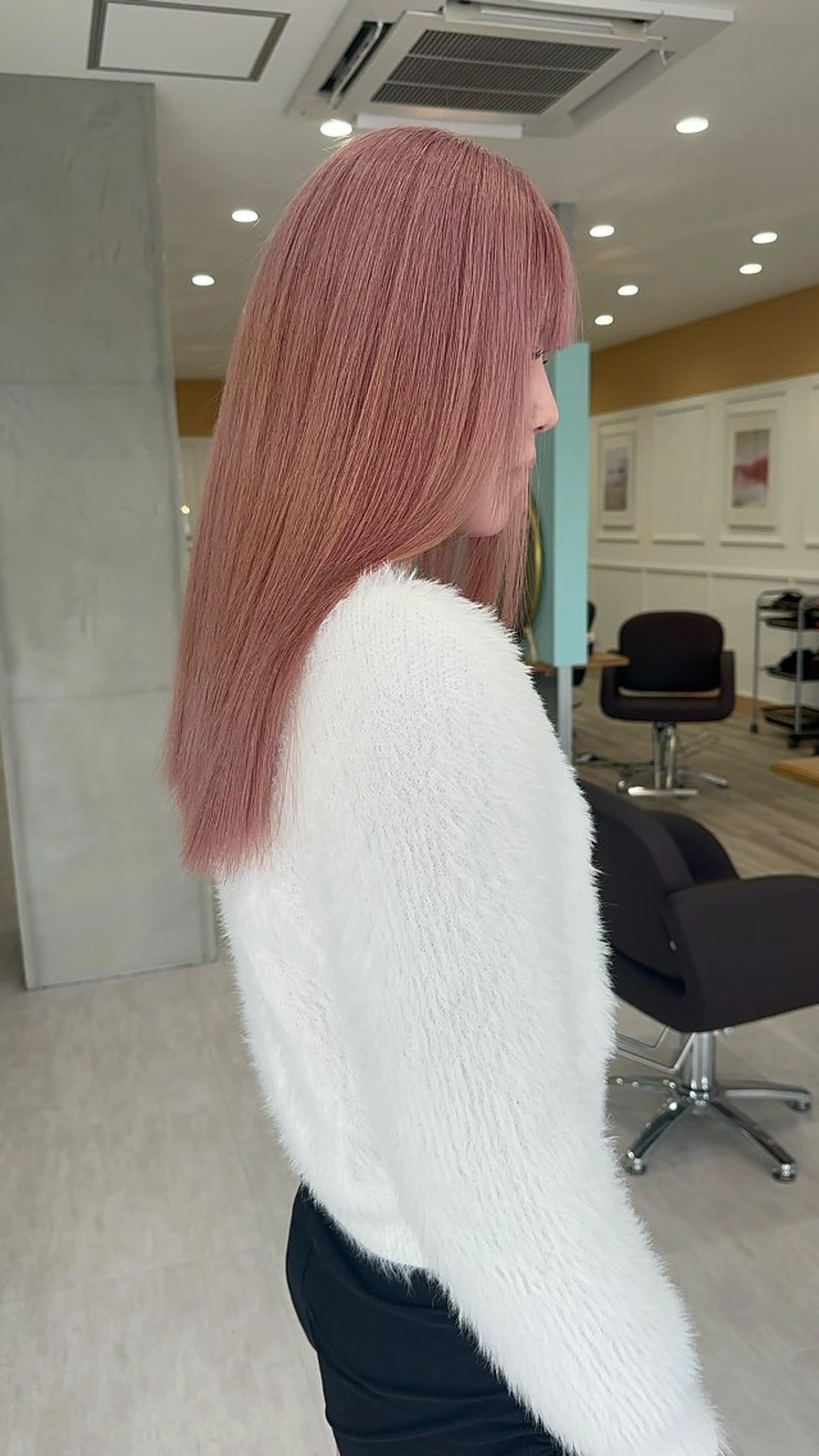 ロング カラー ブリーチ ピンクカラー NYLON.栃木店【ナイロン】所属・カワカミ ユウダイのヘアスタイル