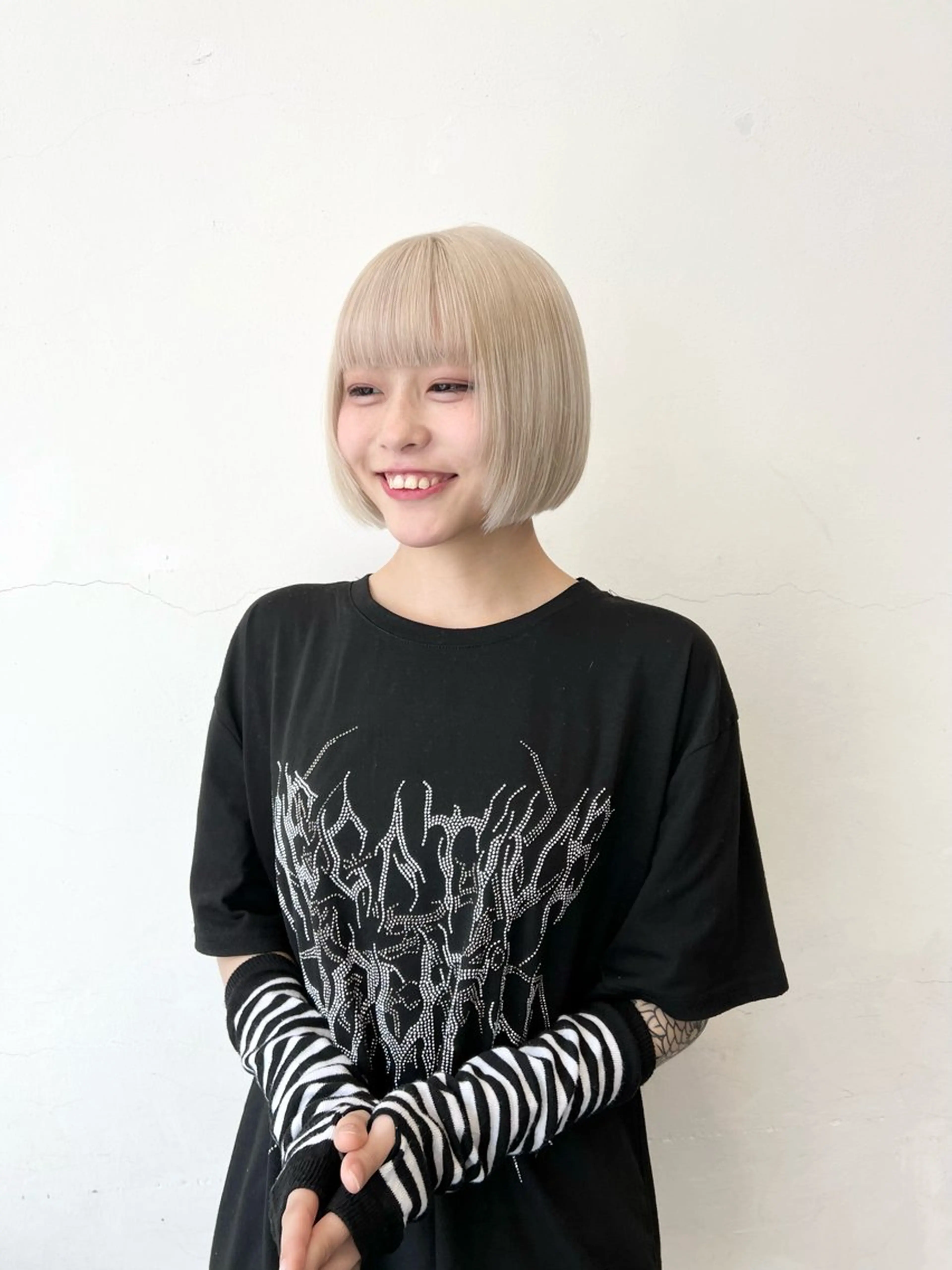 ショート カラー 切りっぱなしボブ ショートボブ アッシュ ベージュカラー ブリーチ ヘアカラー トリートメント HARU//原宿🤍 リピート率NO.1のヘアスタイル