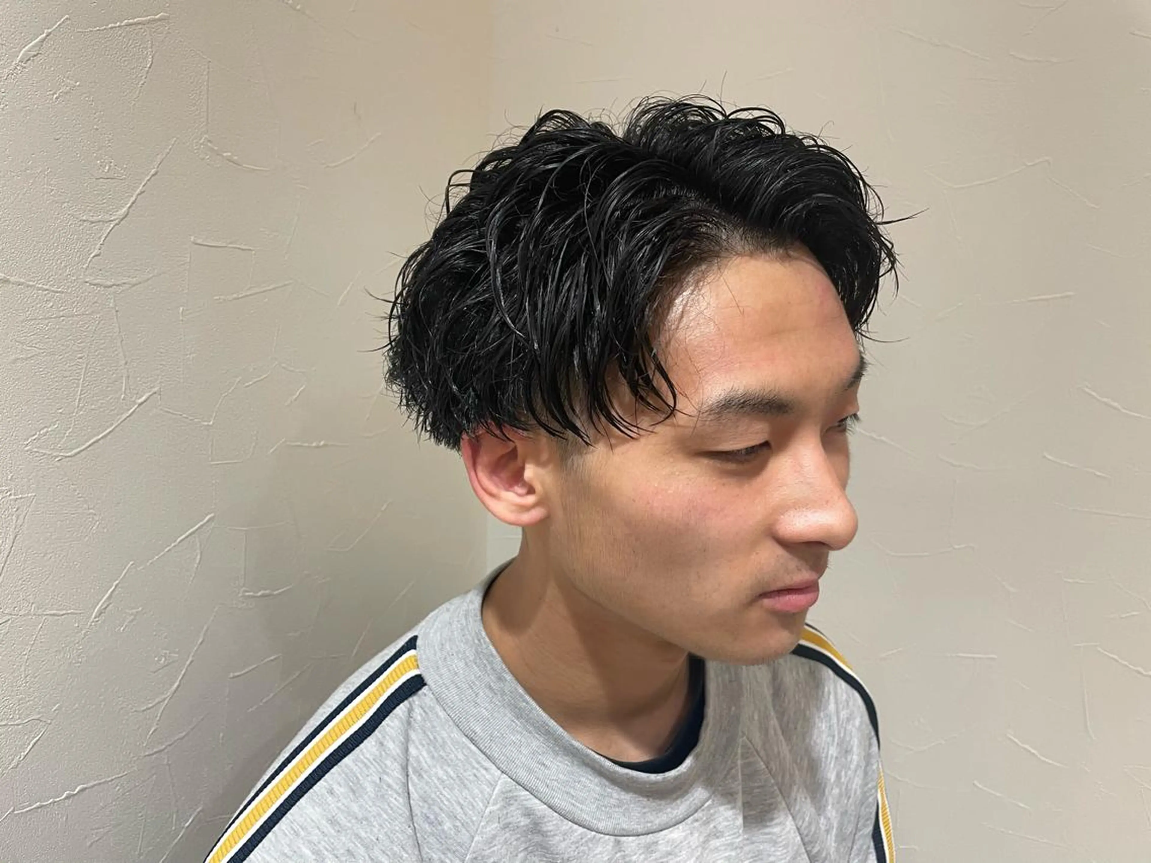 パーマ メンズ 絹村 健人のヘアスタイル