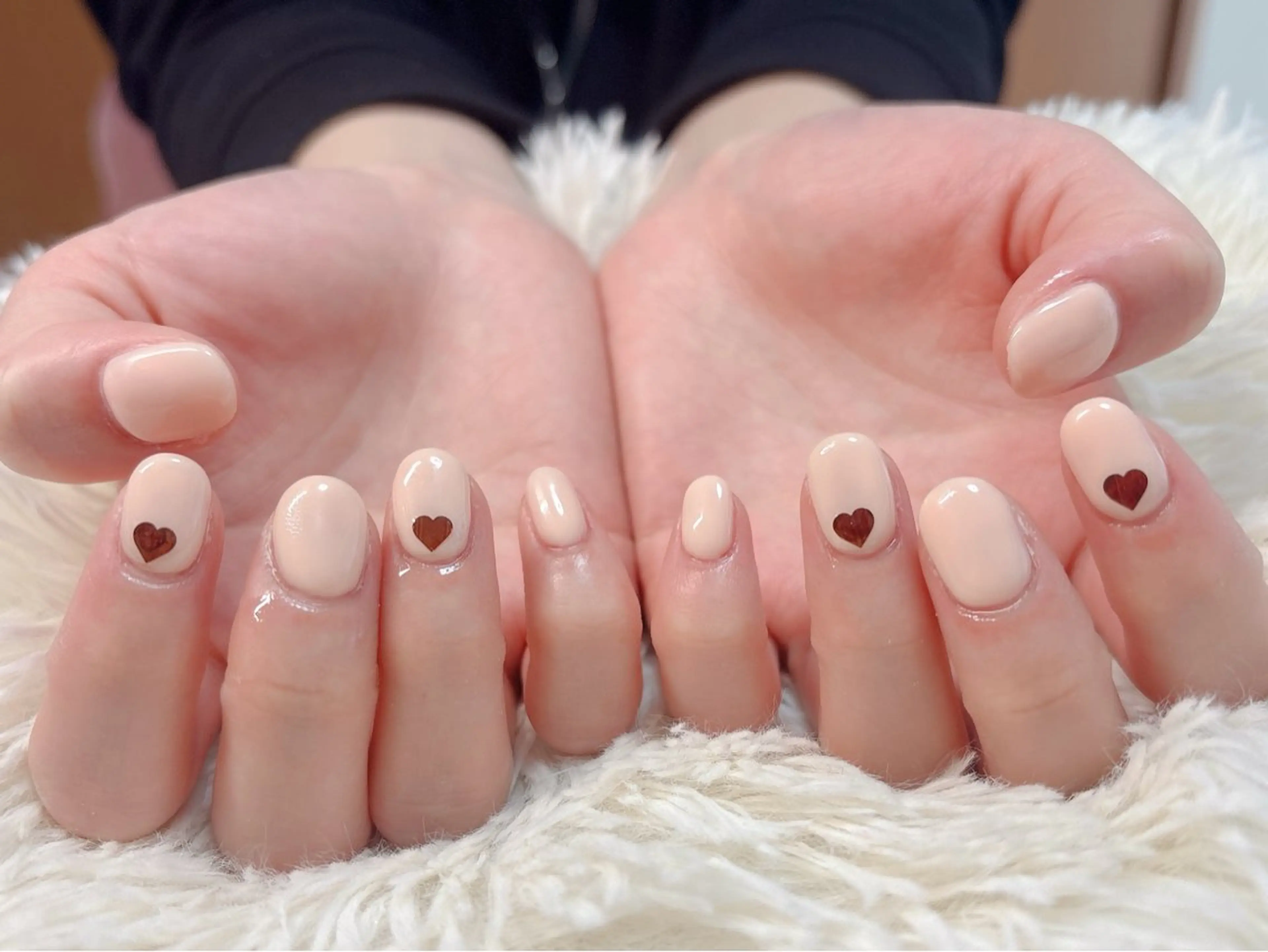 ネイル ハート ハンドネイル パッチリオメメ Lianaのネイルデザイン