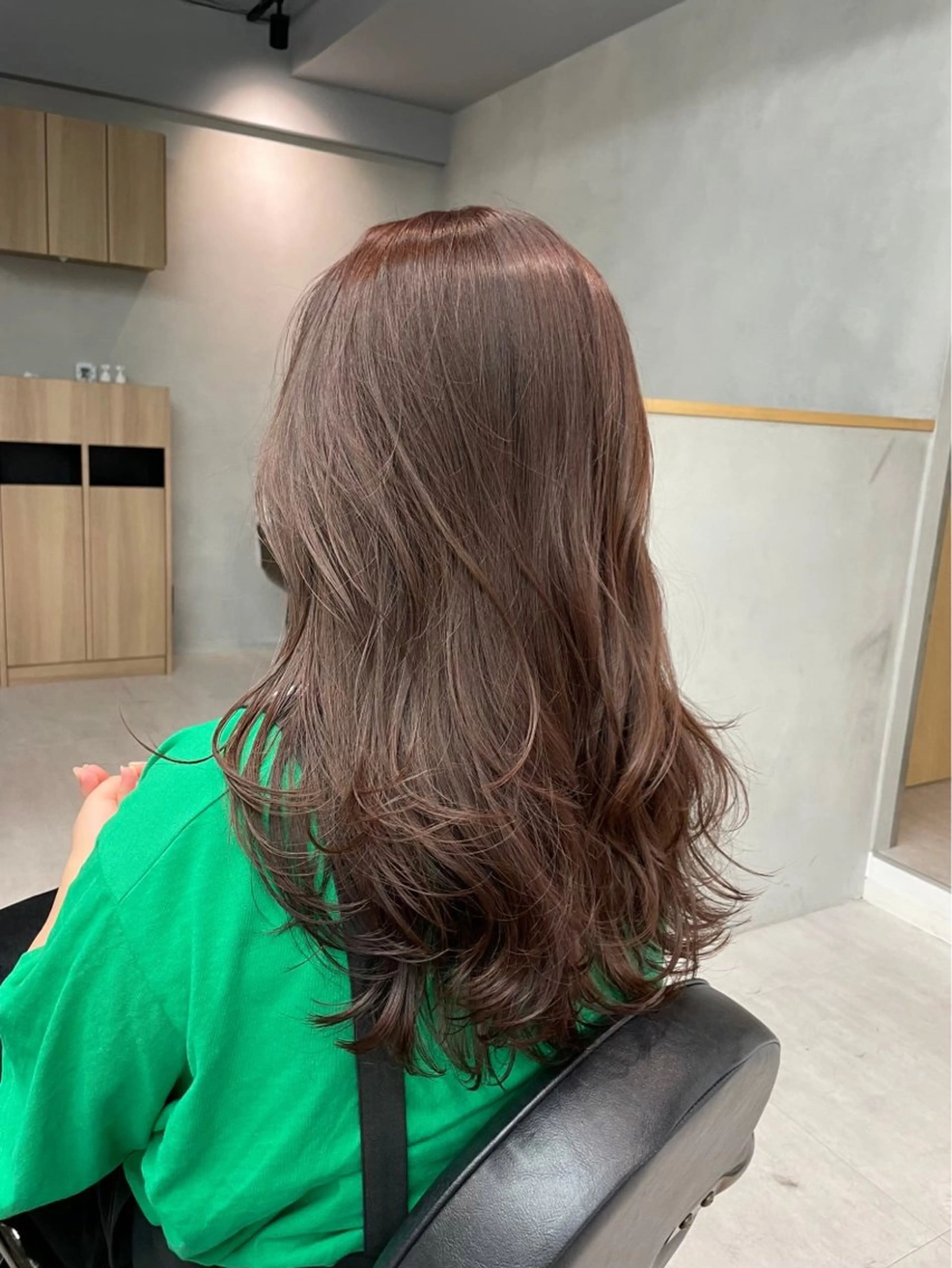 カラー 小森聖奈 韓国風レイヤーカットのヘアスタイル