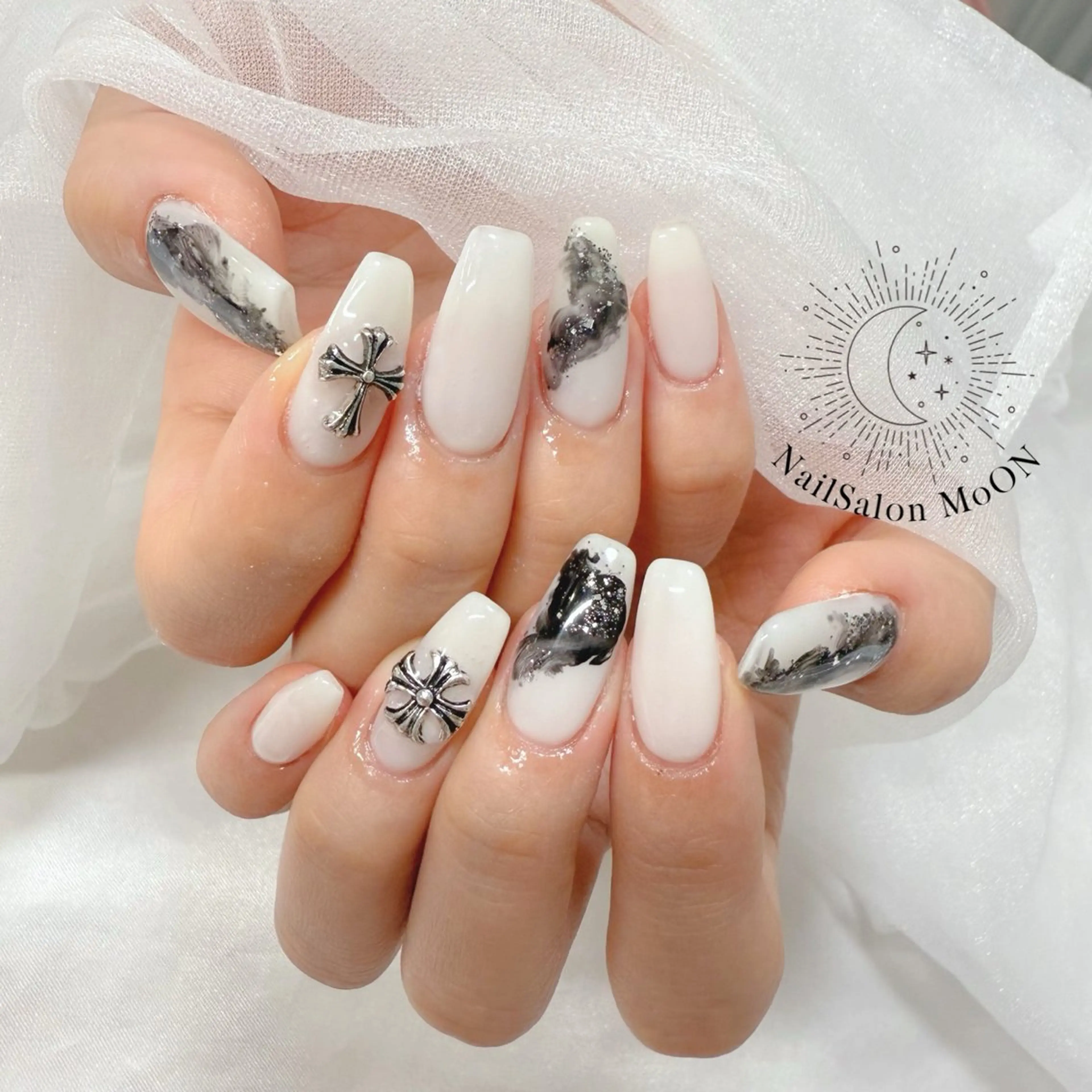 ネイル ハンドネイル ハンドケア MoON...❤︎ MeGuのネイルデザイン