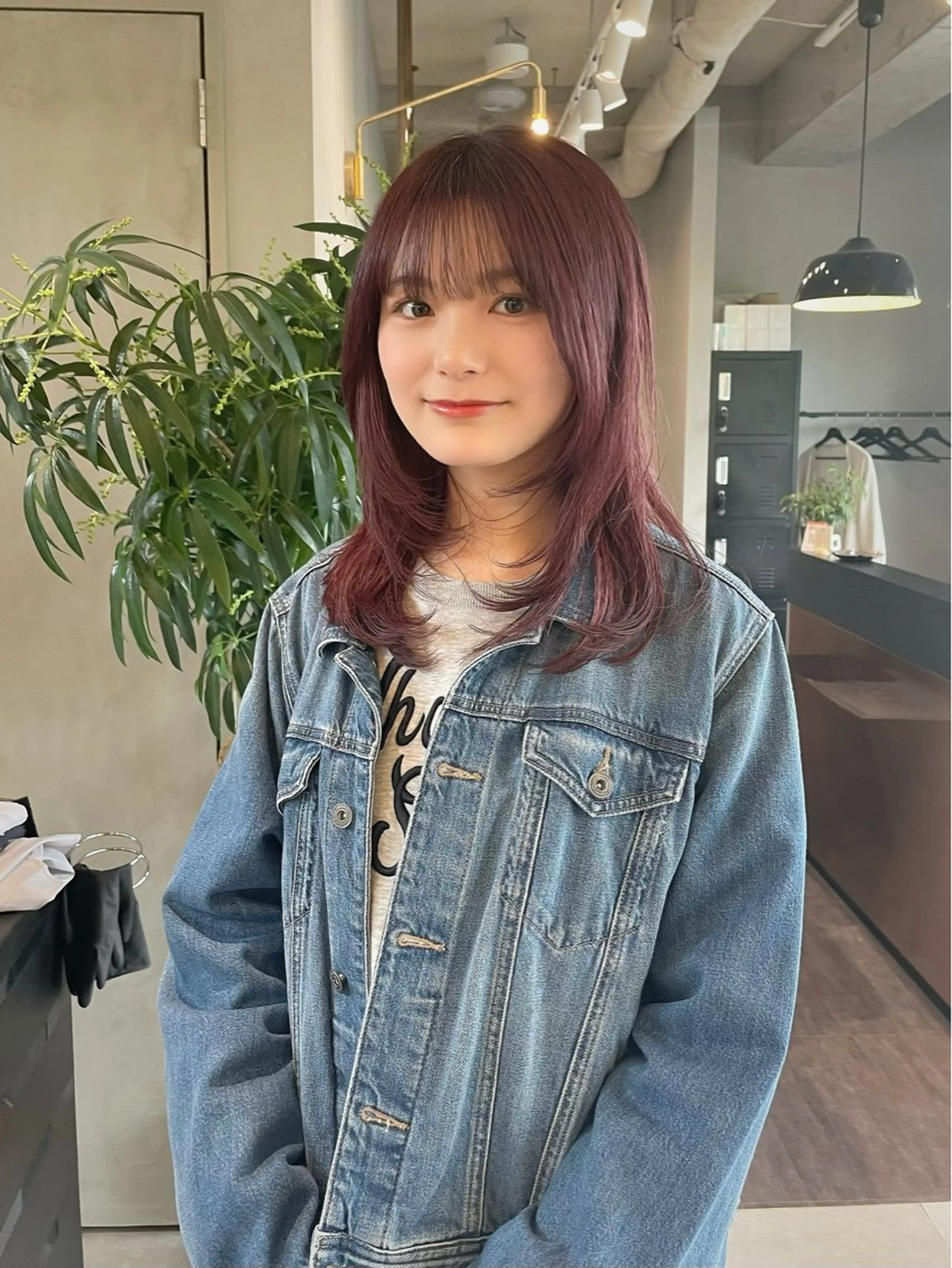 ミディアム カラー レッドカラー レイヤーカット LUCCI所属・森口 誠斗のヘアスタイル